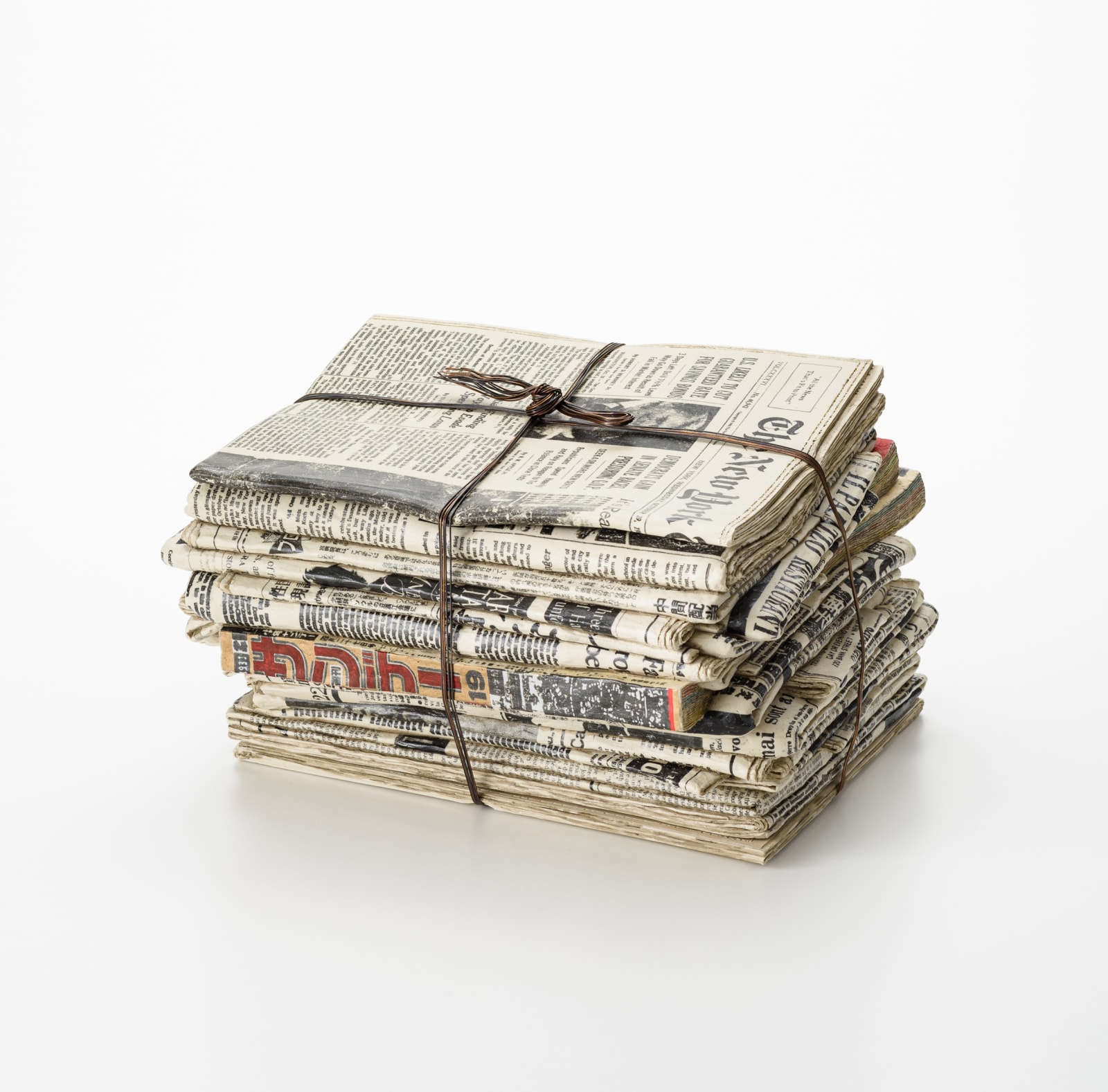 三島 喜美代, Newspaper 22-P, 2022