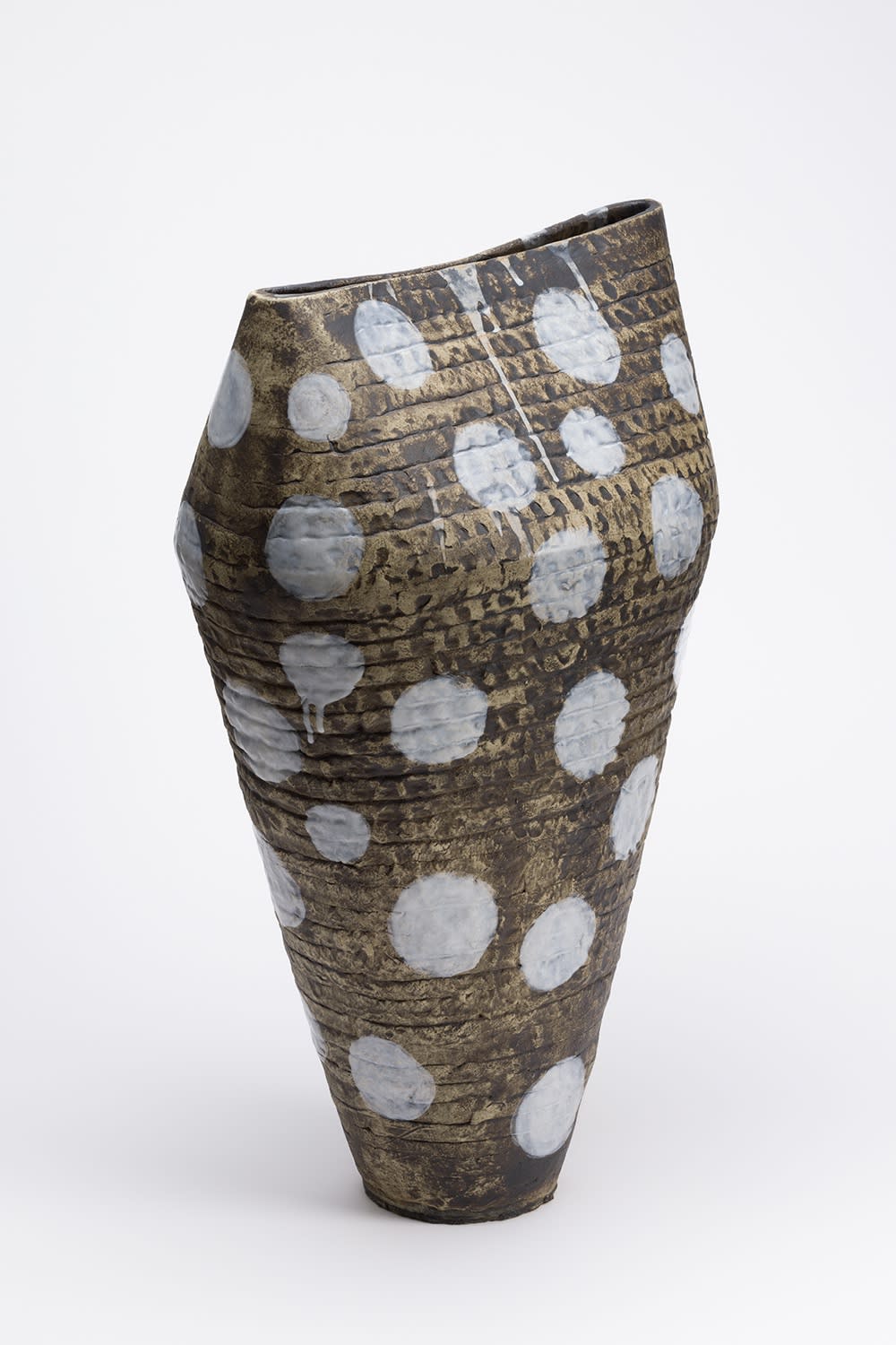 Ebitenyefa Baralaye, Sloped Vessel I, 2024