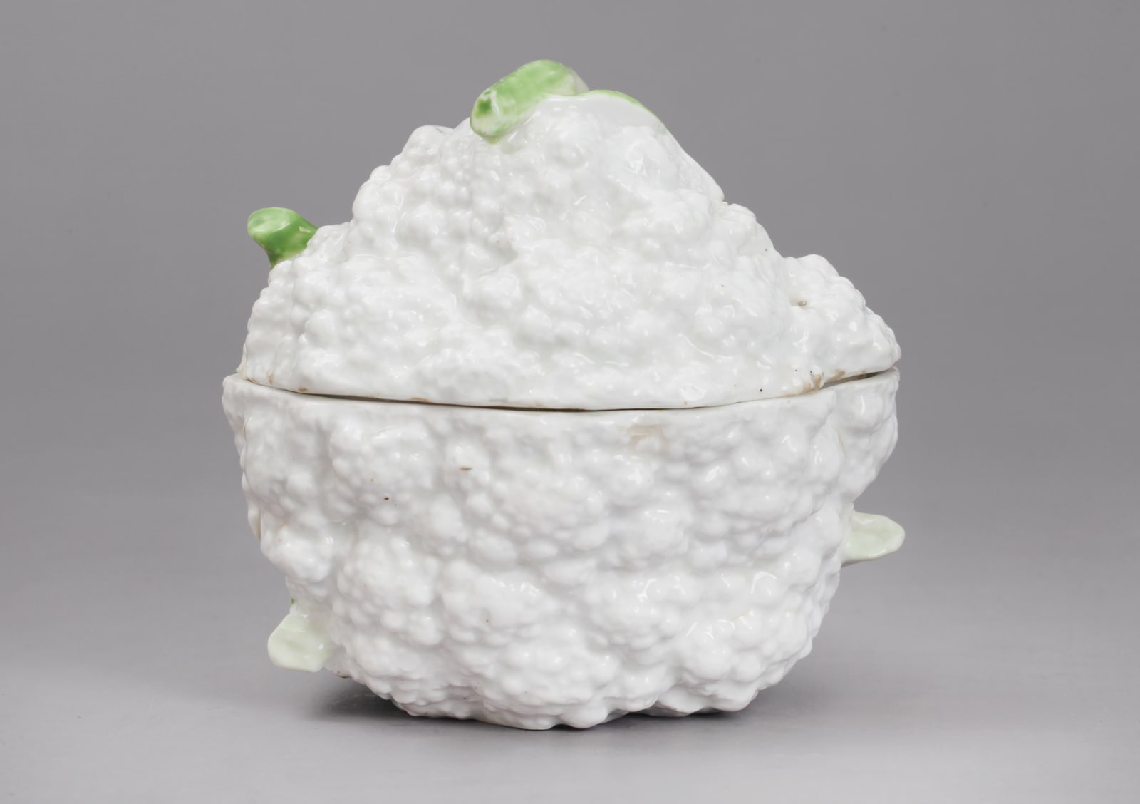 A very Fine and Rare Chelsea Porcelain Cauliflower Dessert Box and Cover, Circa 1754-56