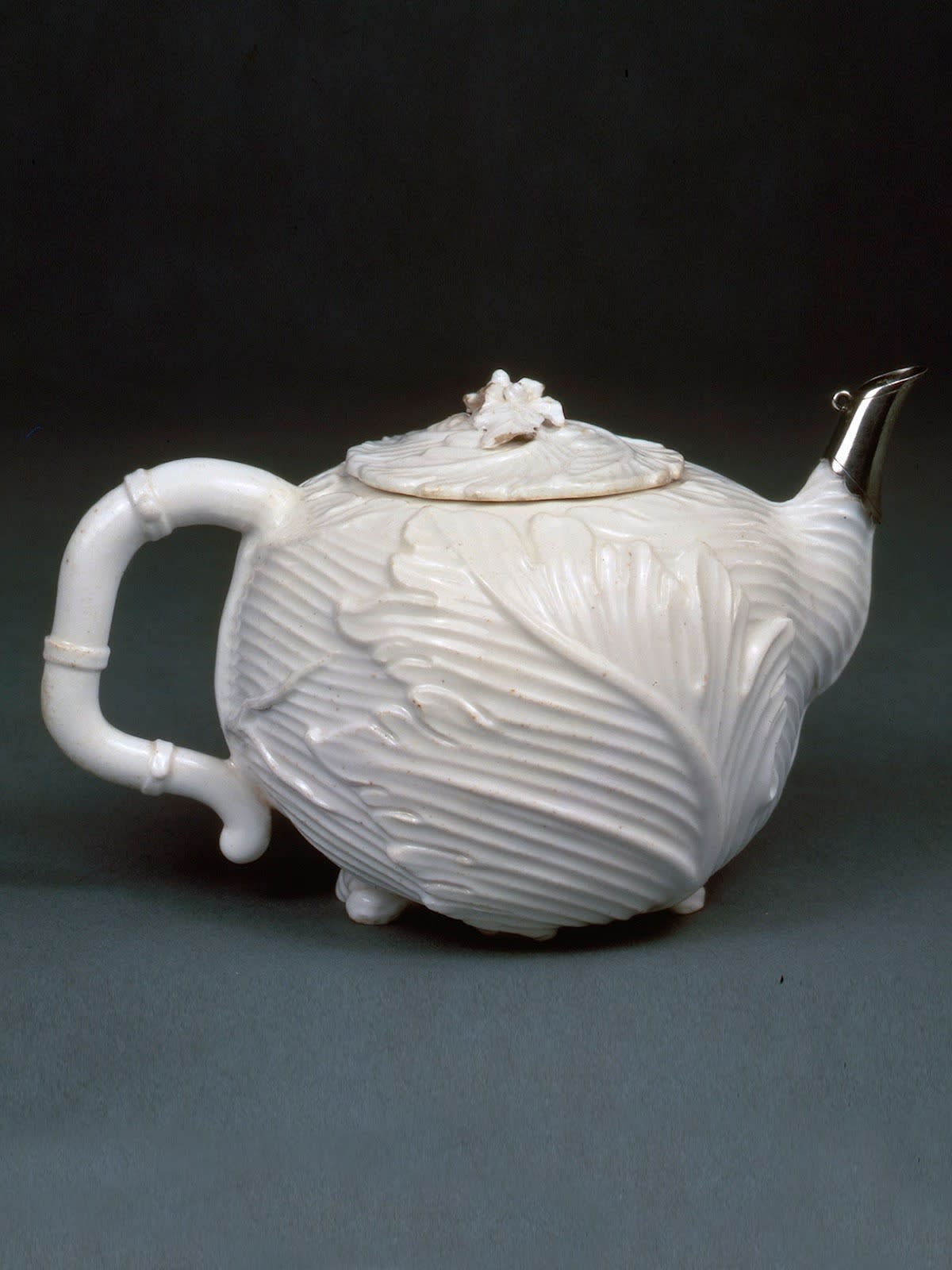 Chelsea Acanthus Moulded Teapot and Cover, Circa 1745-49