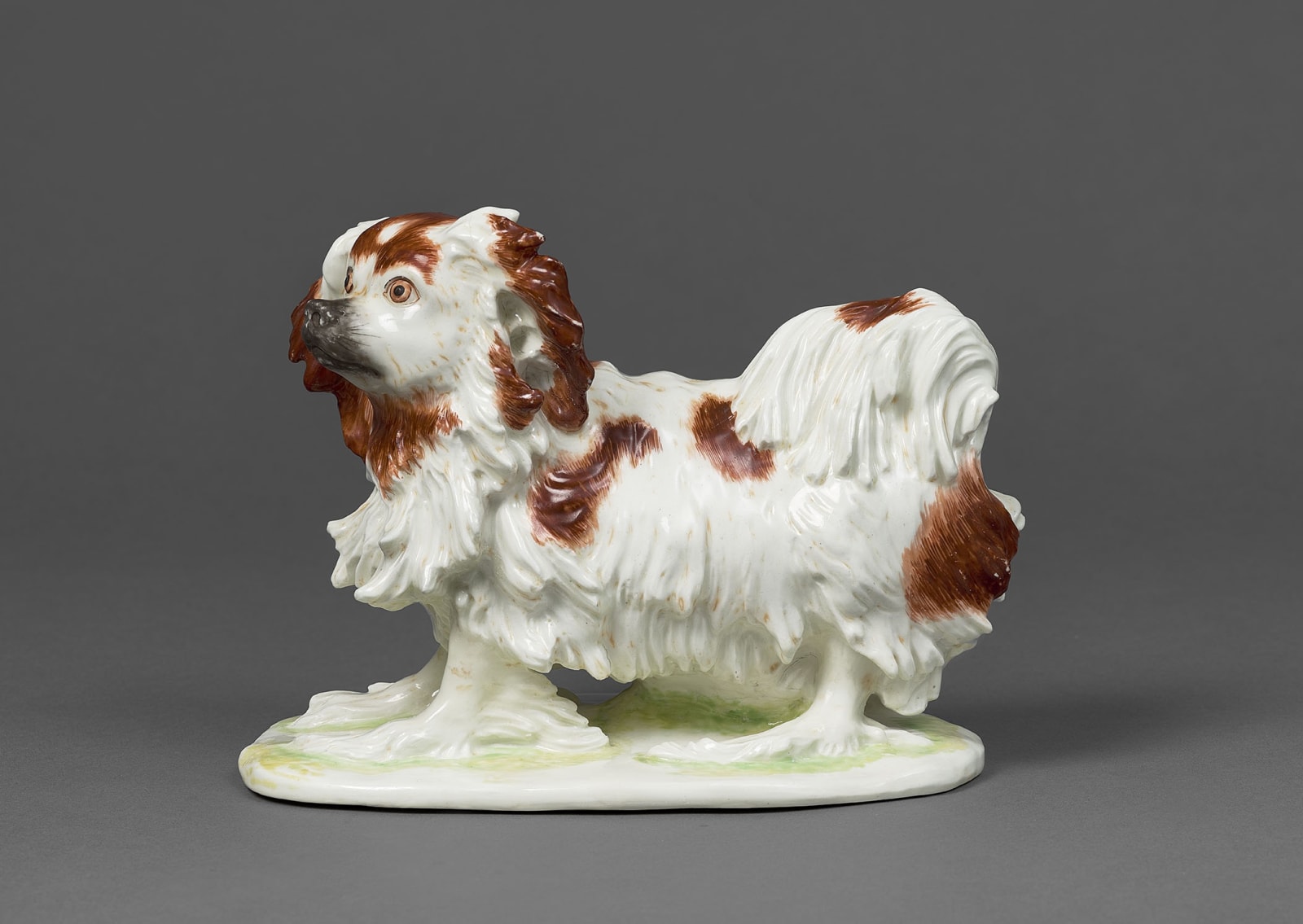 A extremely rare and highly important Chelsea-Derby Portrait model of a Toy Spaniel, Circa 1769-70