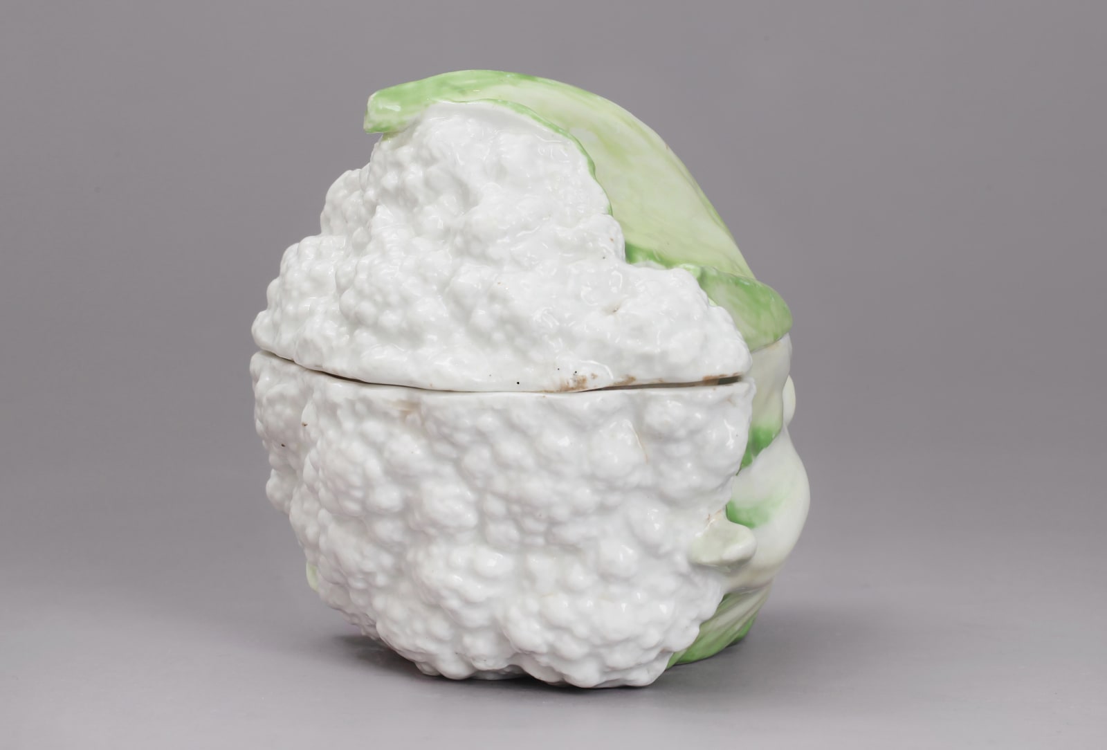 A very Fine and Rare Chelsea Porcelain Cauliflower Dessert Box and Cover, Circa 1754-56