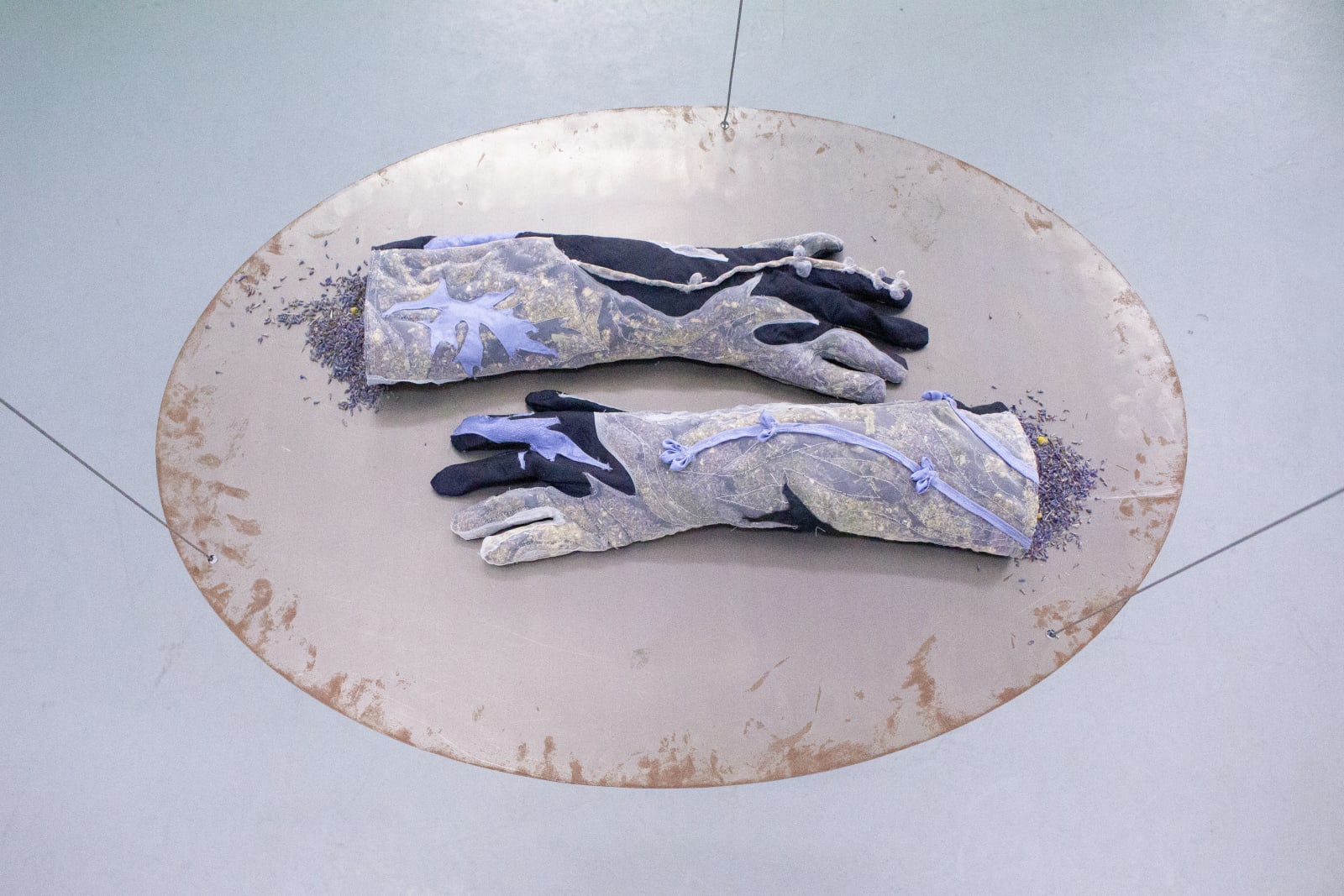 Ella Yolande, Gloves for Collective Dreaming, 2025