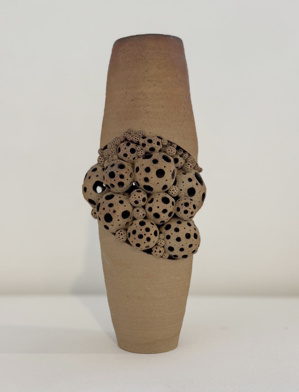 Untitled I, 2021 Stoneware 10 x 4 in (DYS045)