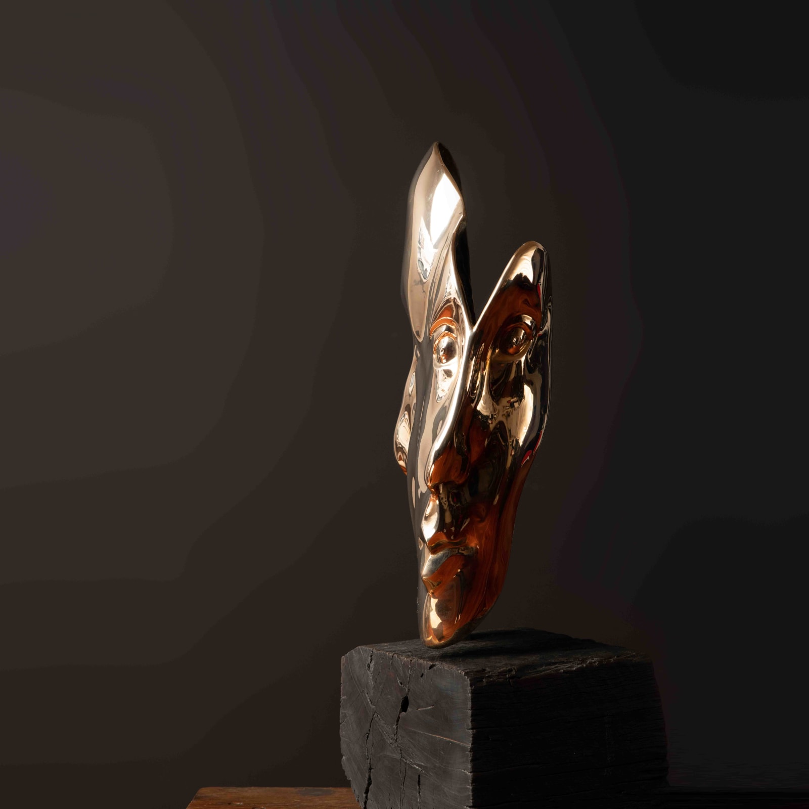 Sonia Payes, Emergence in Gold, 2021