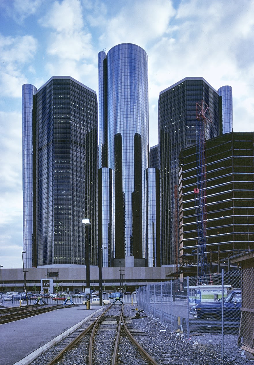ARCHITECTURE USA 1980, Reneaissance Center - Detroit, 1977