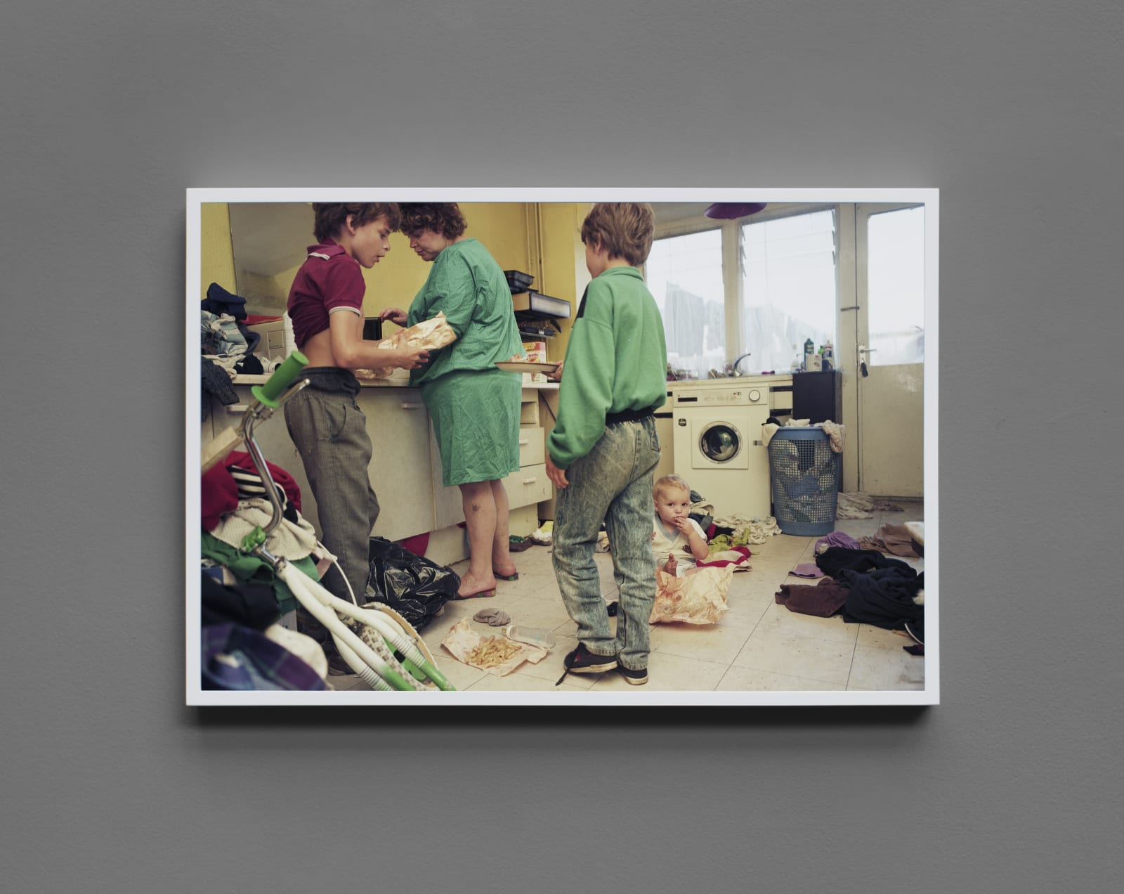 Nick Waplington, UNTITLED (LR90.171), from the series Living Room, 1985-97