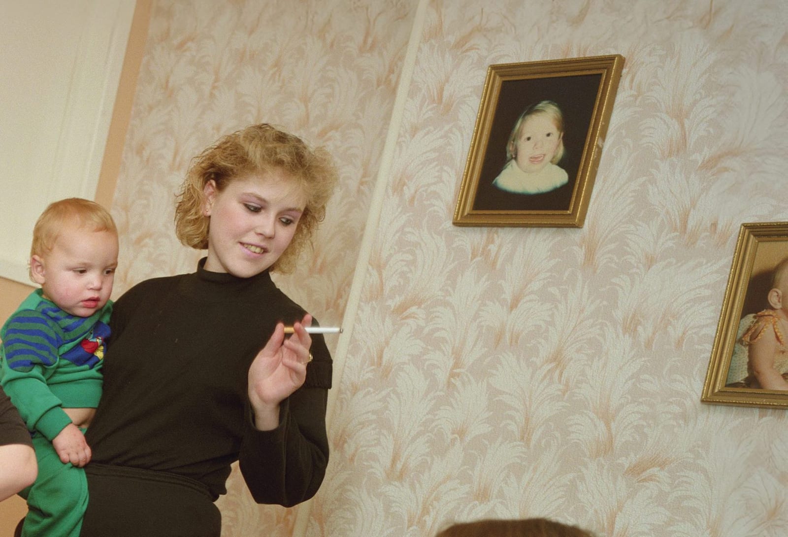 Nick Waplington, UNTITLED (LR90 179 1.2), from the series Living Room, 1985-97