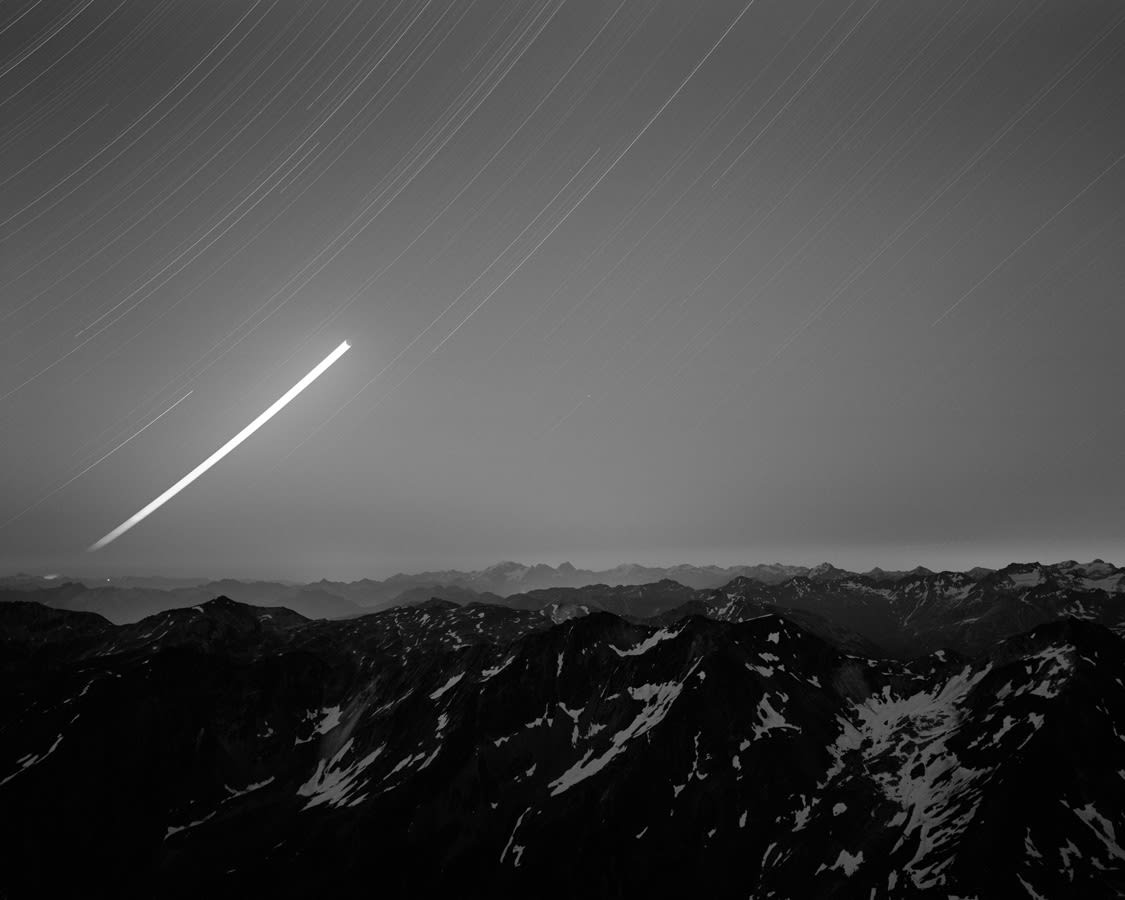 Guido Baselgia, Light Fall 56 Piz Languard, eine Nacht lang, 2./3. August 2013, N46°, Schweiz, 2014