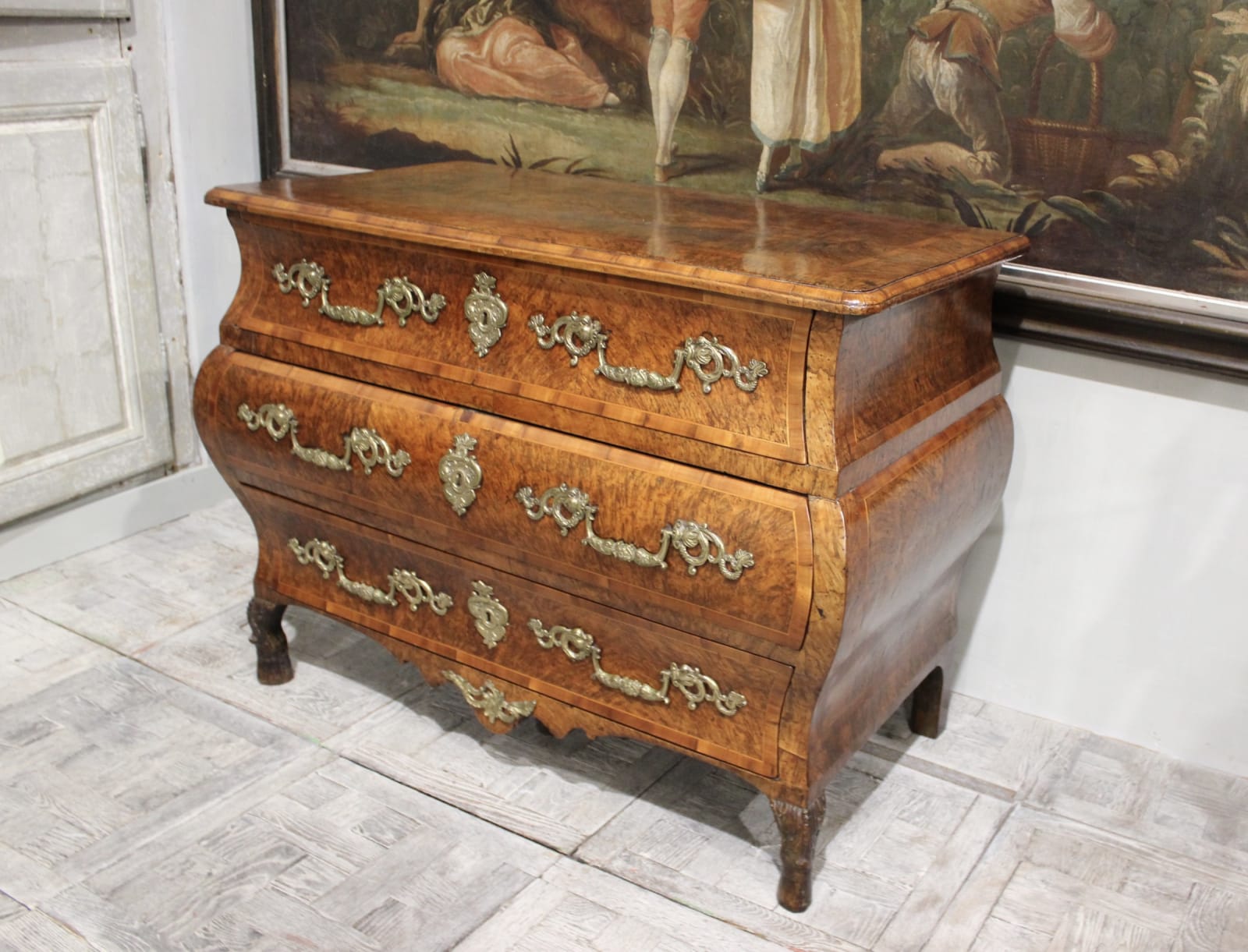 Fine mid-18th century Grenoble burr walnut and cherrywood cross banded commode