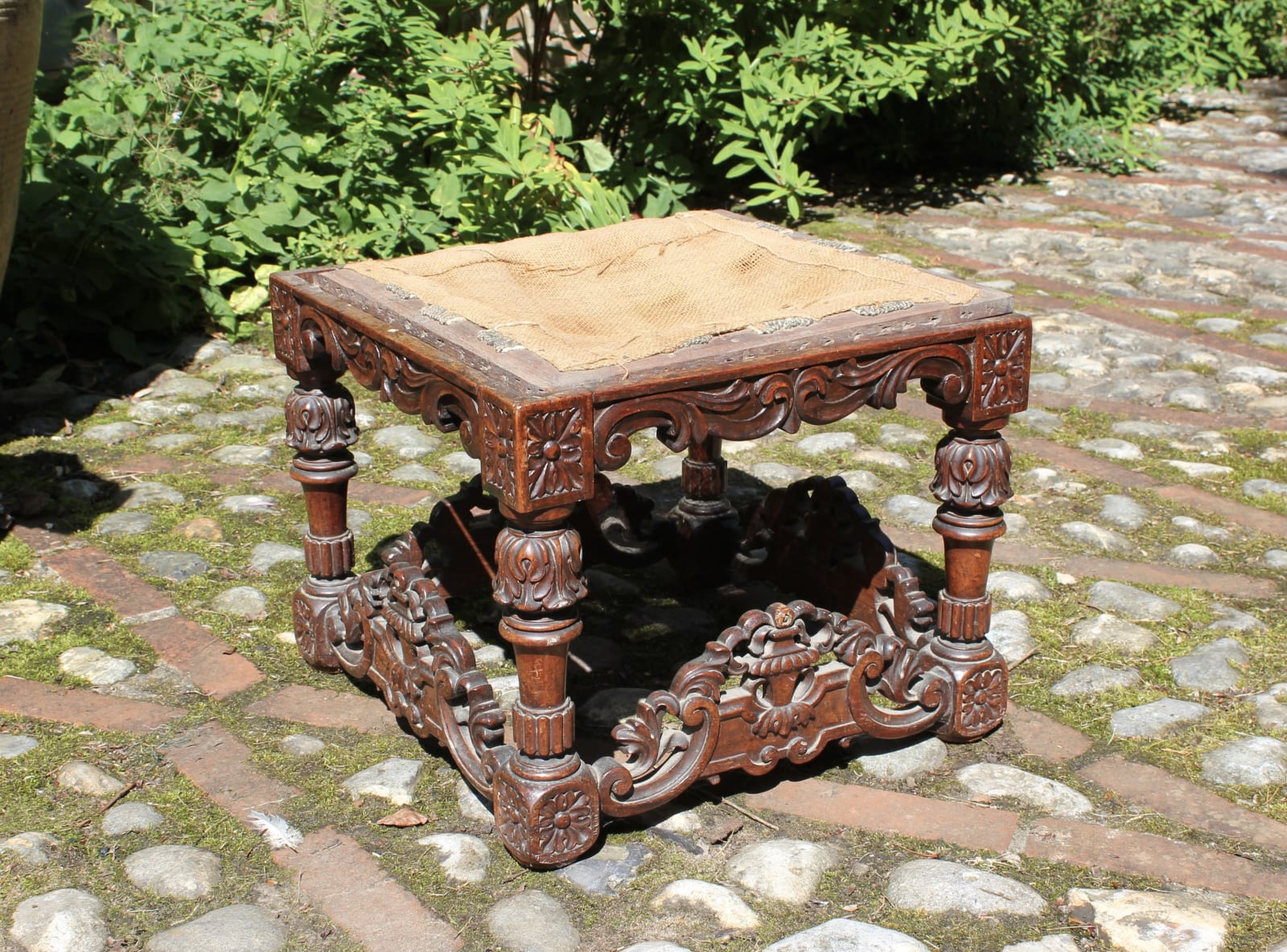 Baroque Batavian teak stool, Circa 1800