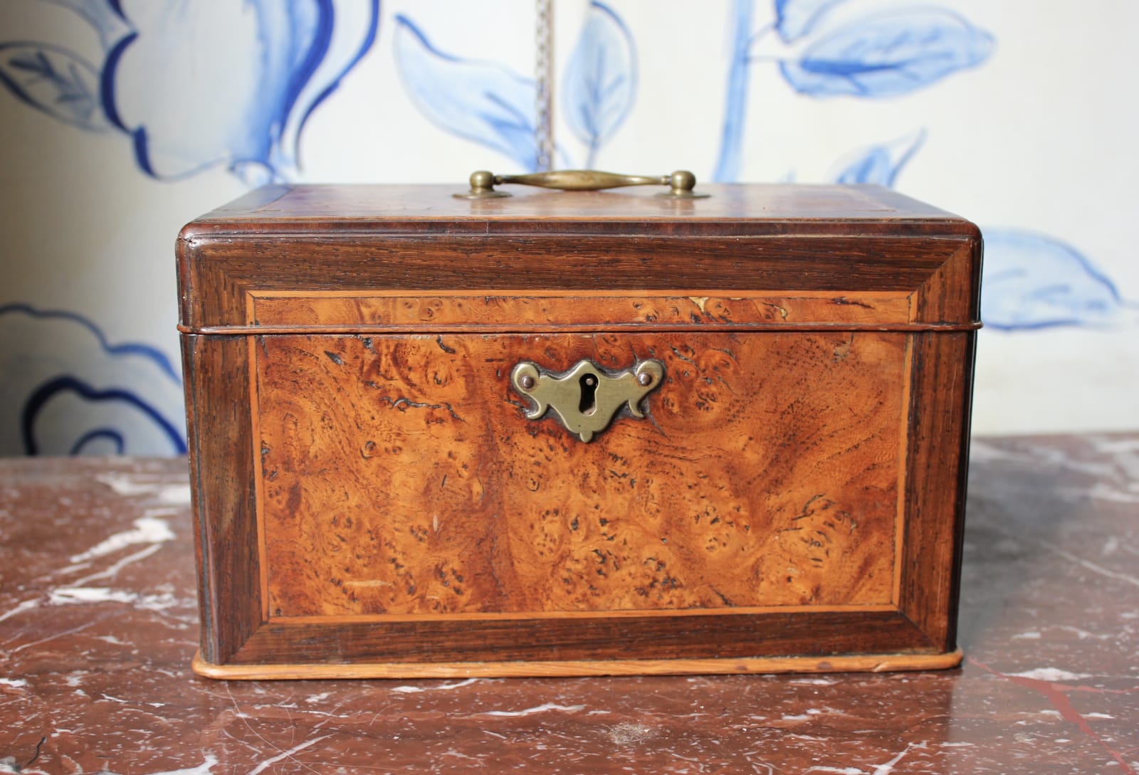18th century burr elm and walnut tea caddy, Circa 1760
