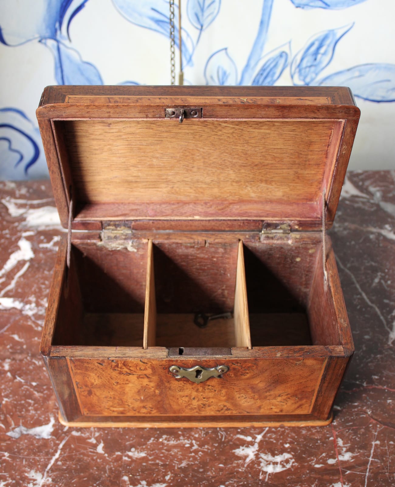 18th century burr elm and walnut tea caddy, Circa 1760
