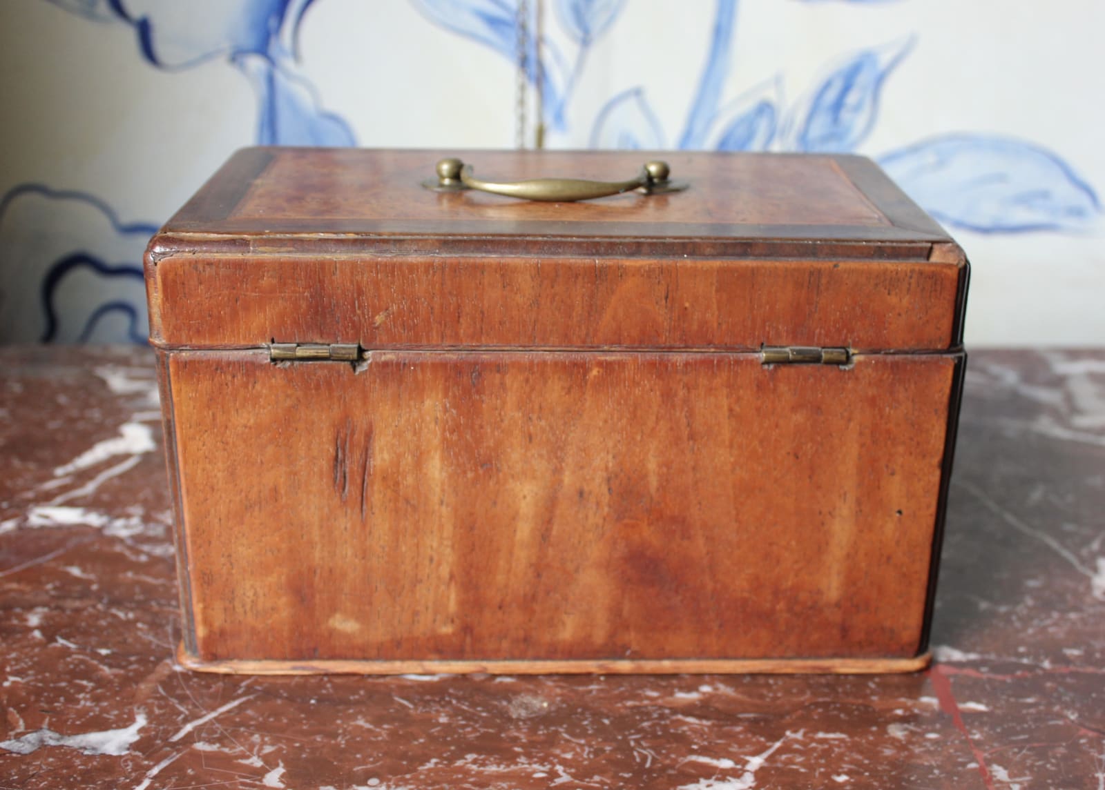 18th century burr elm and walnut tea caddy, Circa 1760