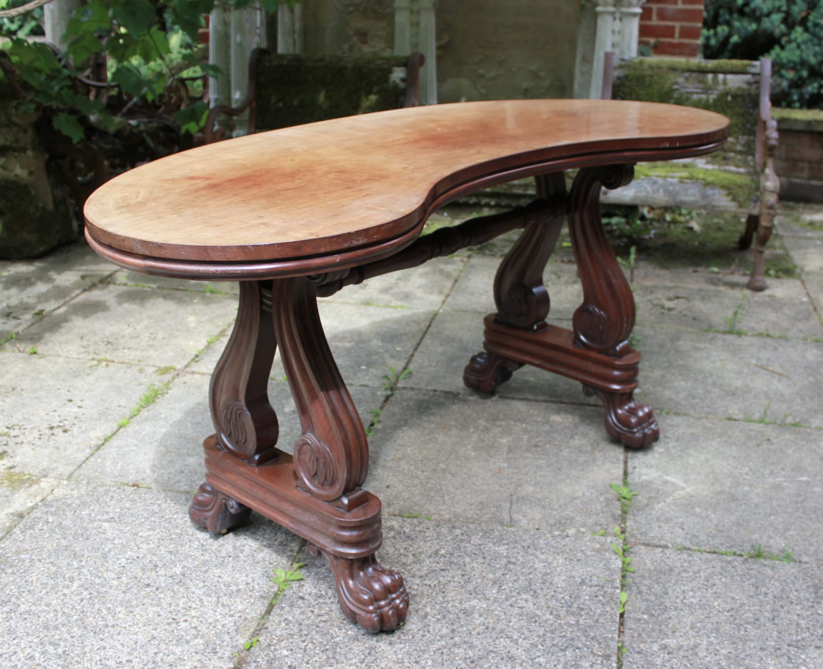 Early 19th century mahogany kidney writing table, Circa 1810