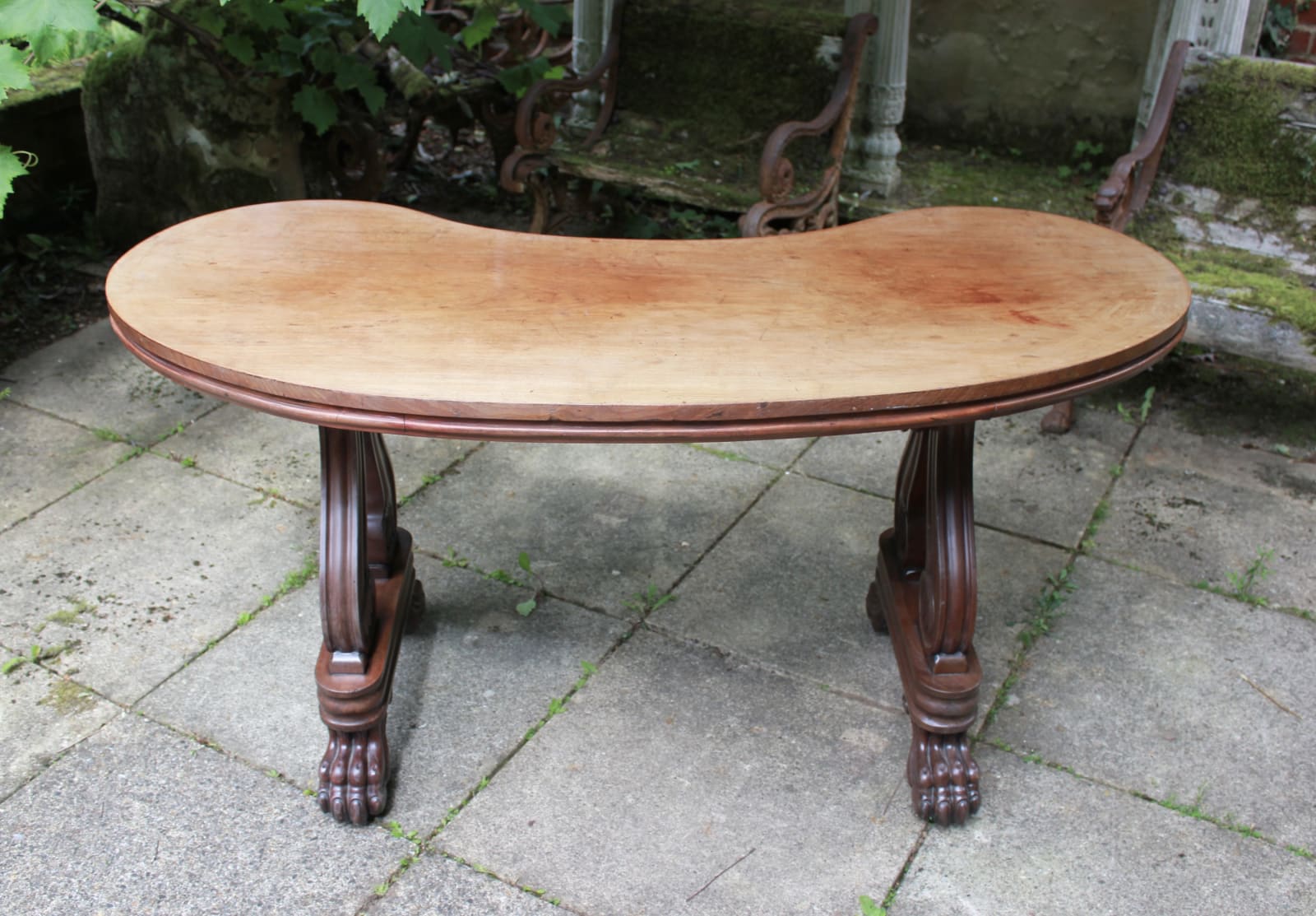 Early 19th century mahogany kidney writing table, Circa 1810