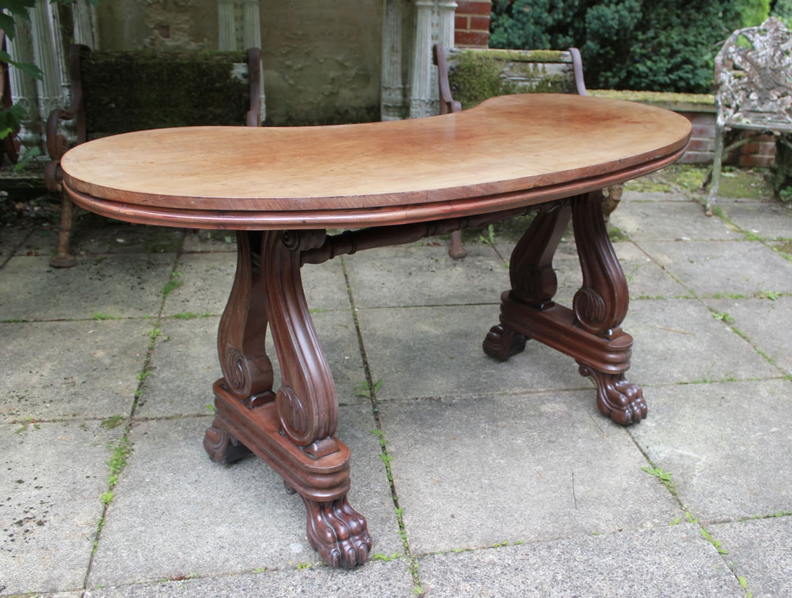 Early 19th century mahogany kidney writing table, Circa 1810
