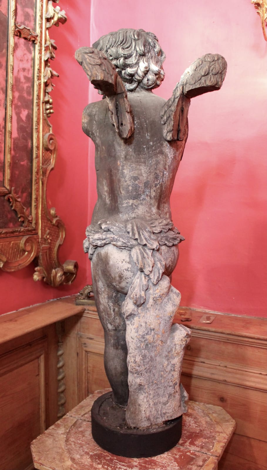 18th century carved oak putti, Circa 1700