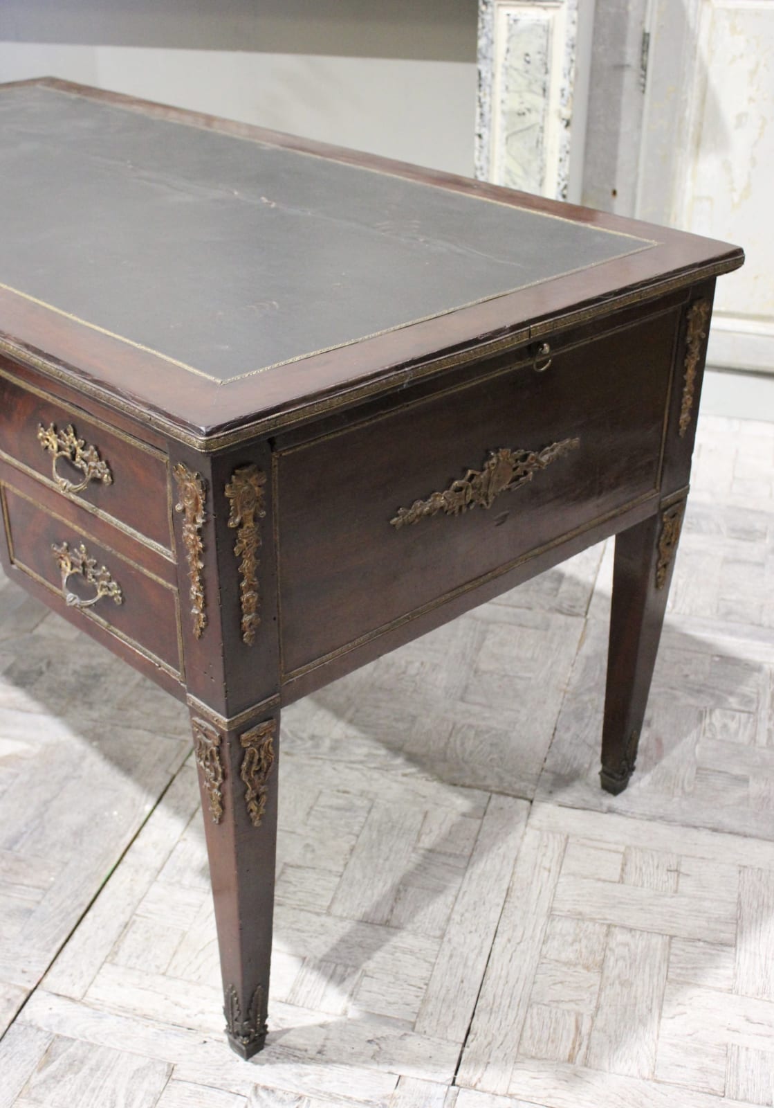 Early 19th century mahogany bureau plat