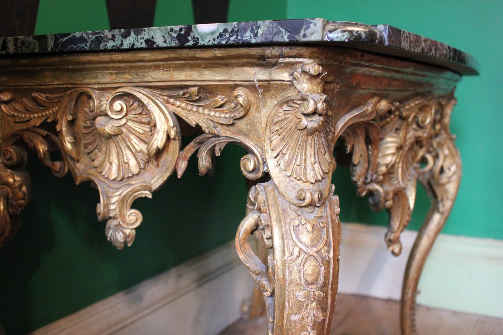 Elegant 18th century giltwood console table, Circa 1760