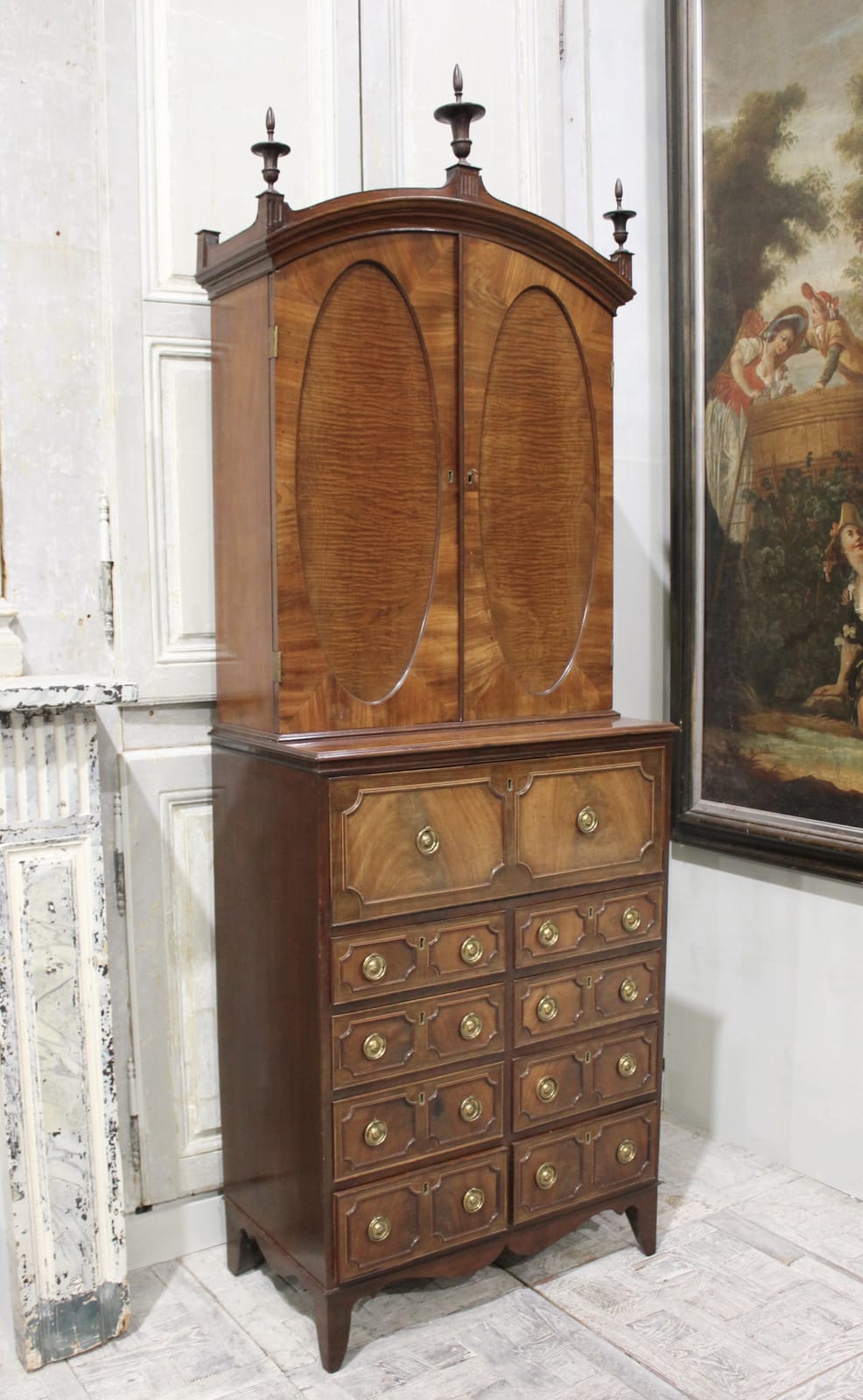Fine 18th century English mahogany secretaire cabinet, Circa 1790