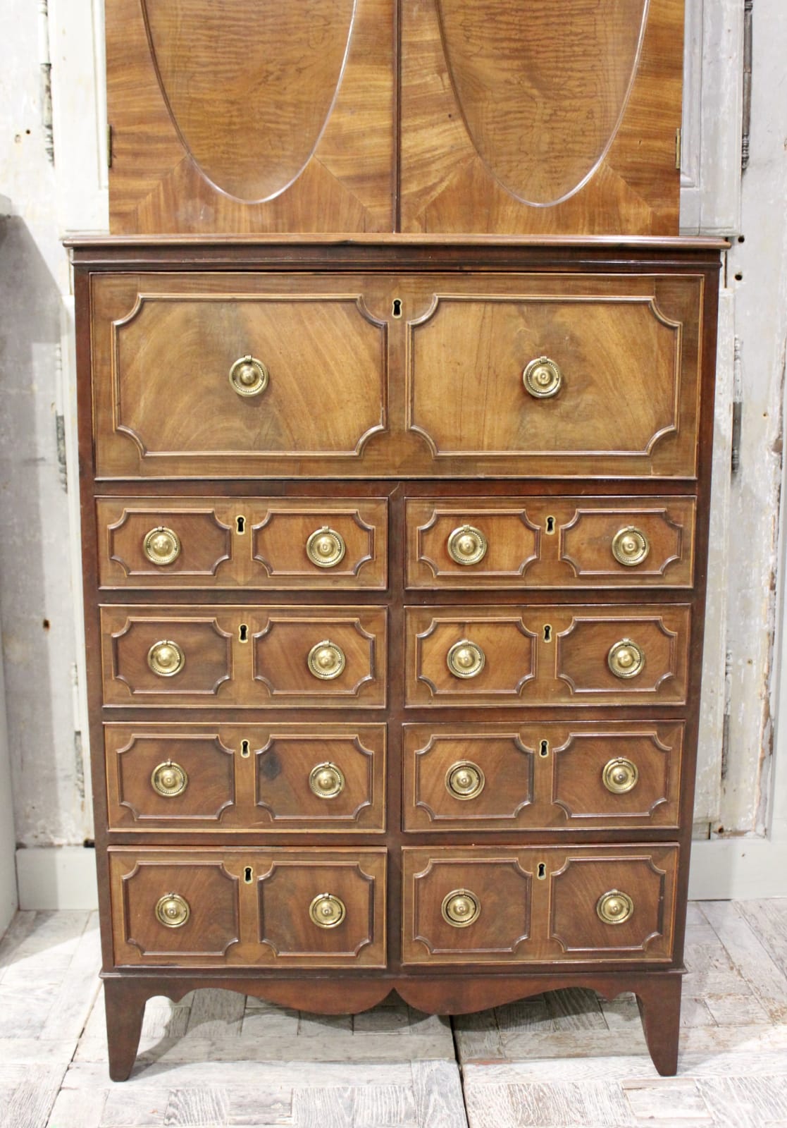 Fine 18th century English mahogany secretaire cabinet, Circa 1790