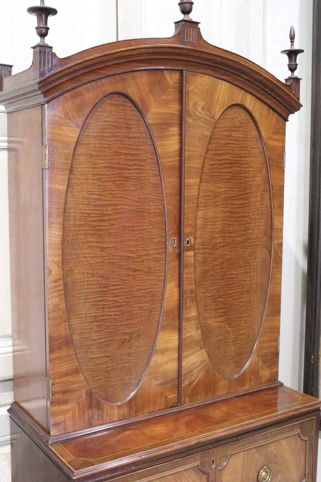 Fine 18th century English mahogany secretaire cabinet, Circa 1790