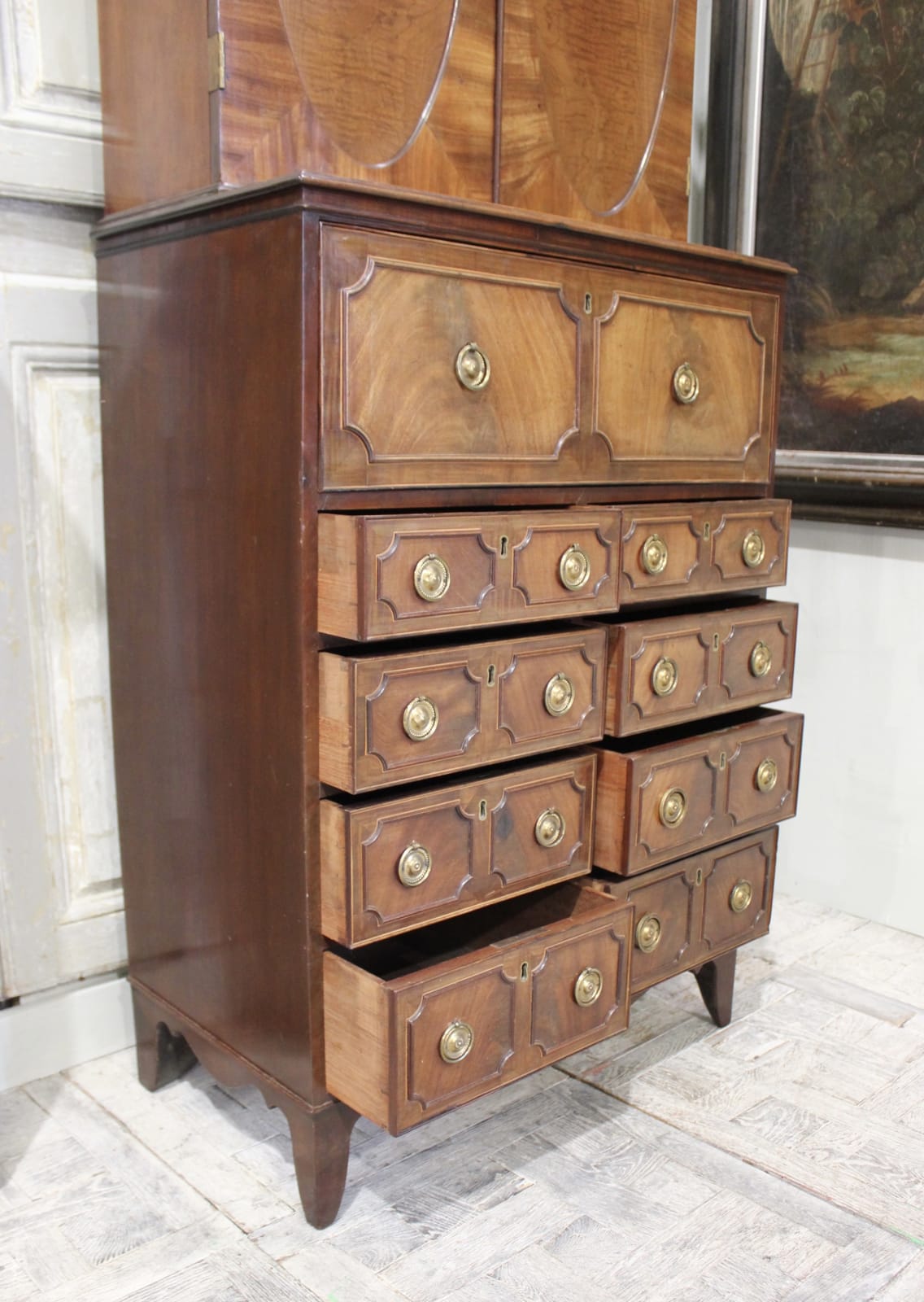 Fine 18th century English mahogany secretaire cabinet, Circa 1790