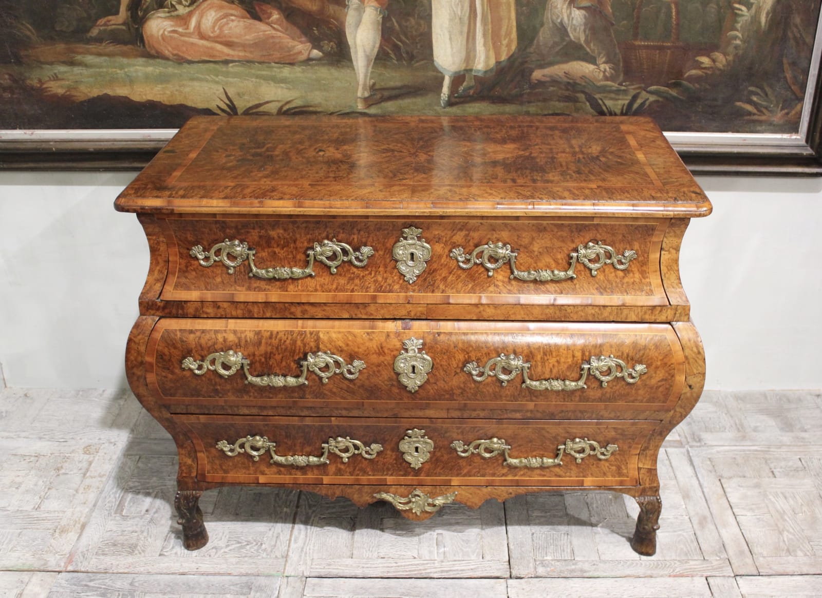 Fine mid-18th century burr walnut French commode, Grenoble, Circa 1750