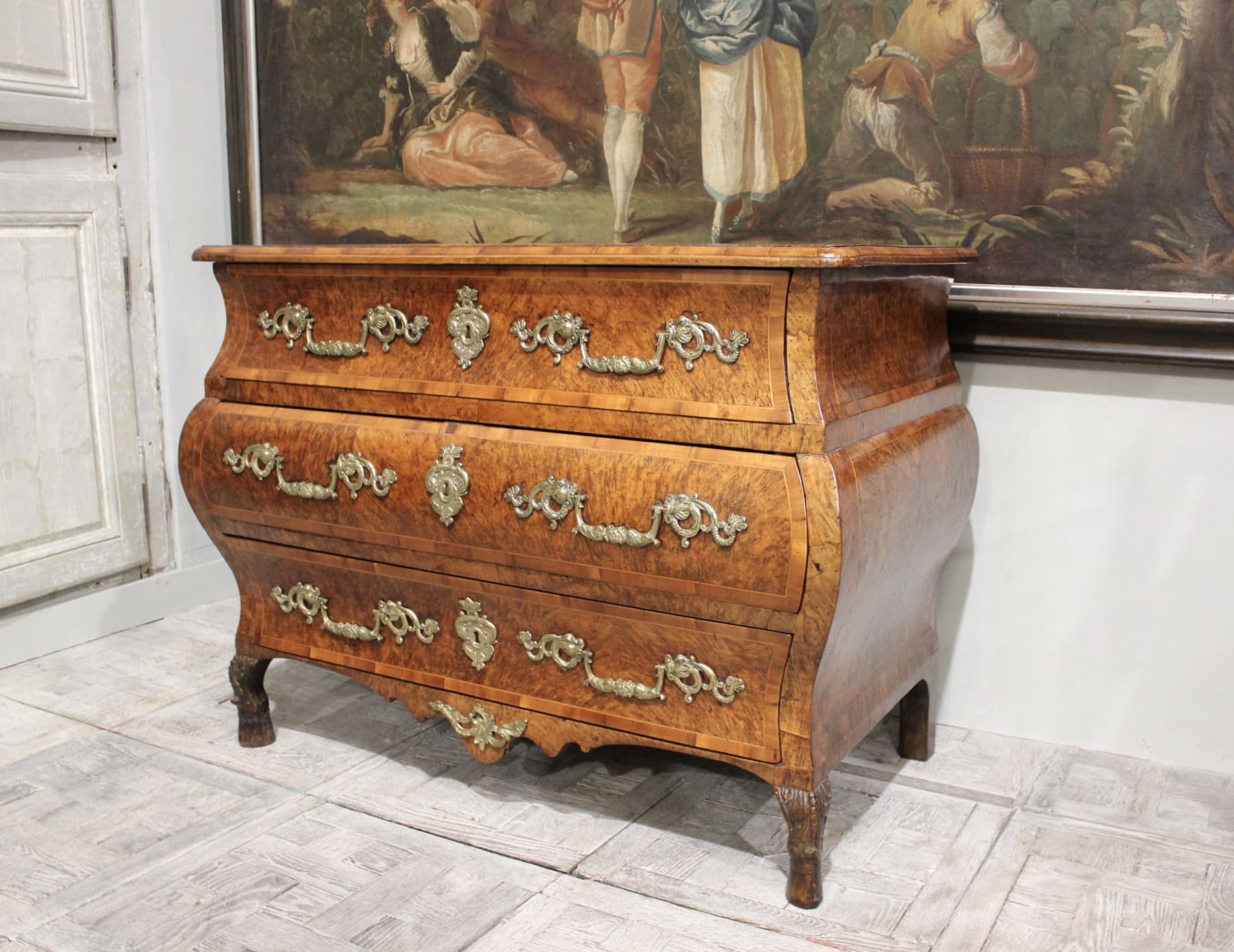 Fine mid-18th century burr walnut French commode, Grenoble, Circa 1750