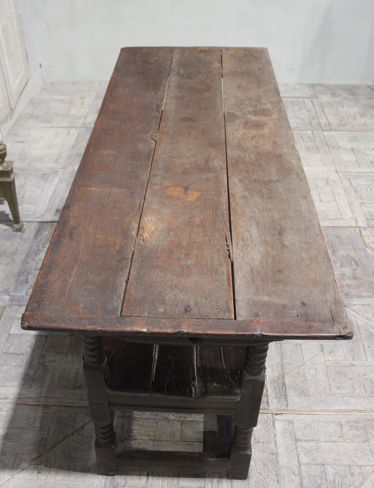 17th century oak monk's bench, Circa 1680