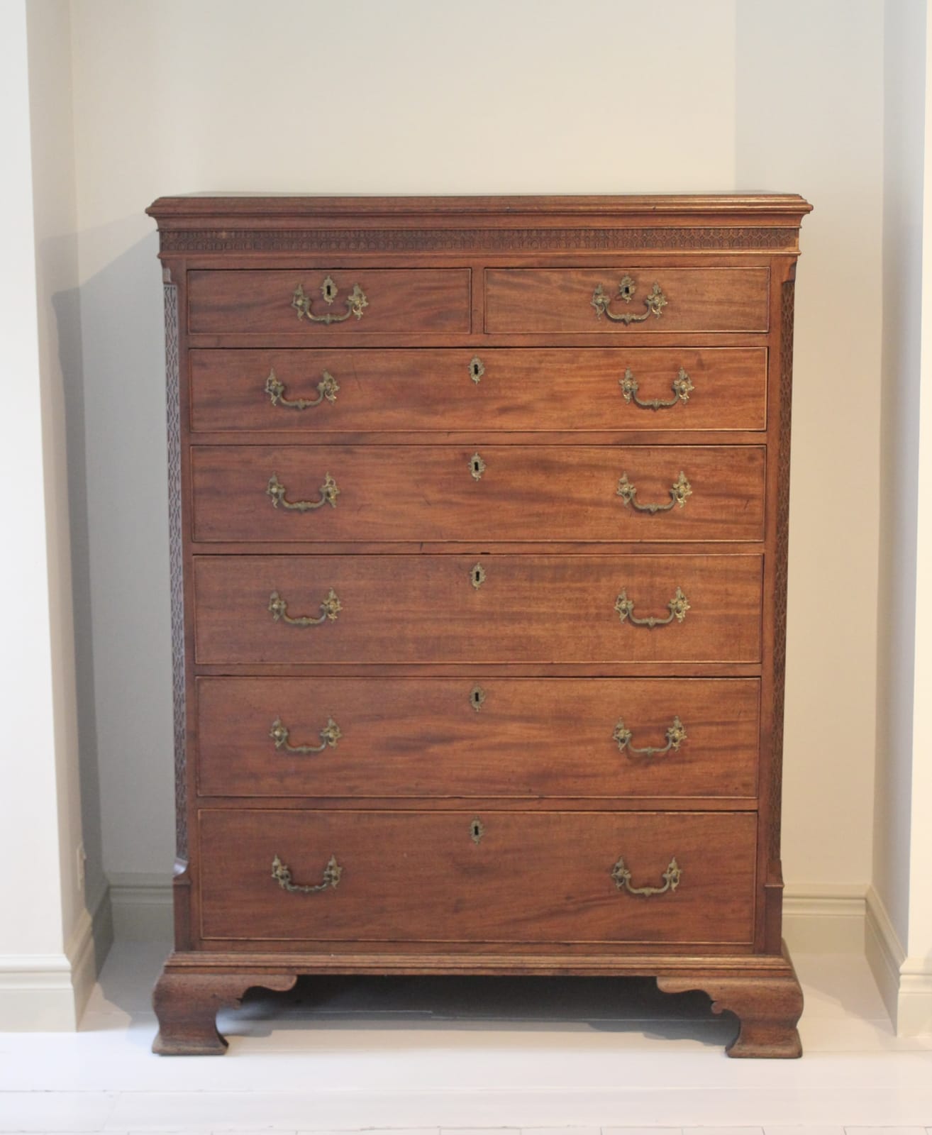 Lovely 18th century mahogany tall chest of drawers, Circa 1770