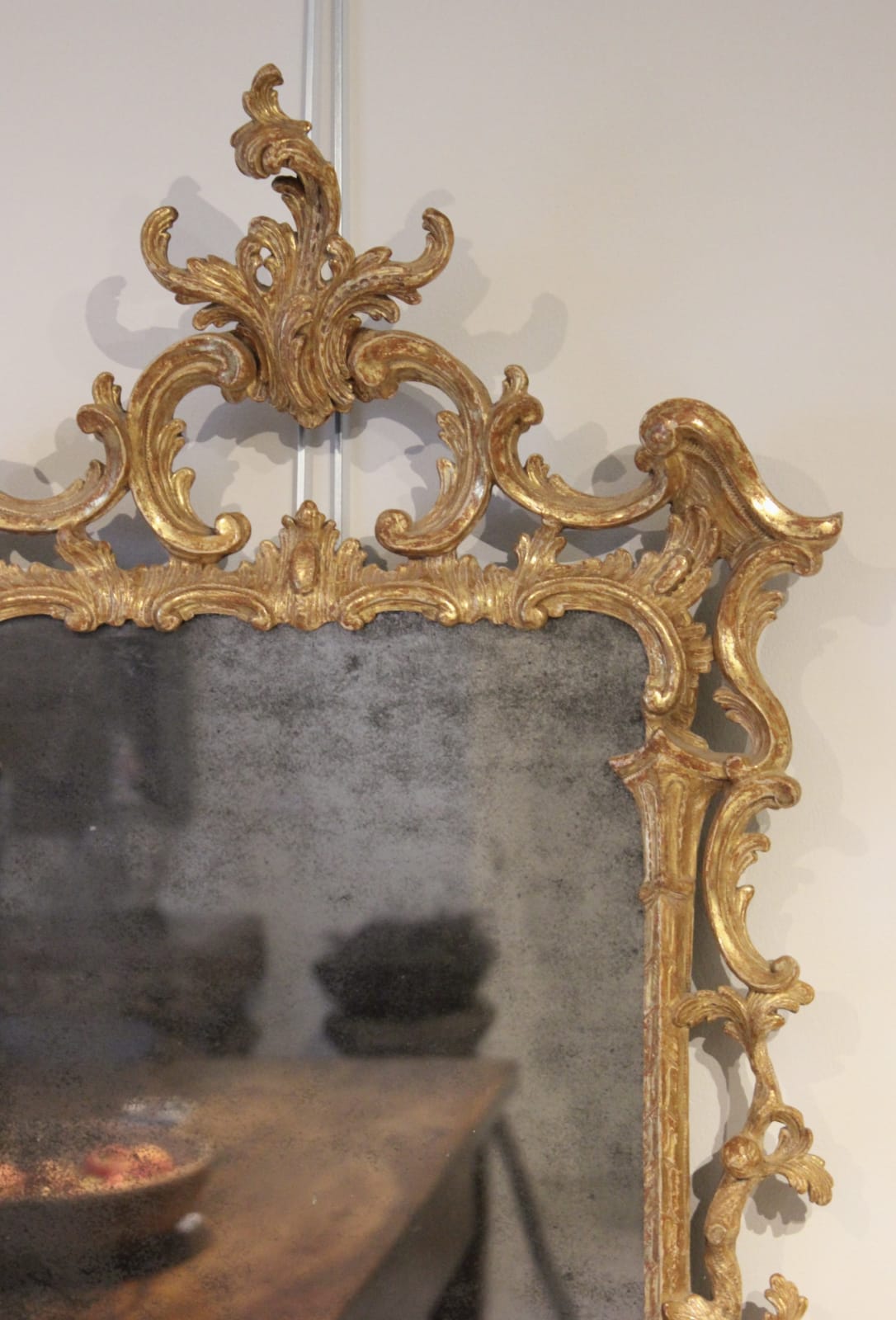 Fine 18th century English giltwood mirror, Circa 1770