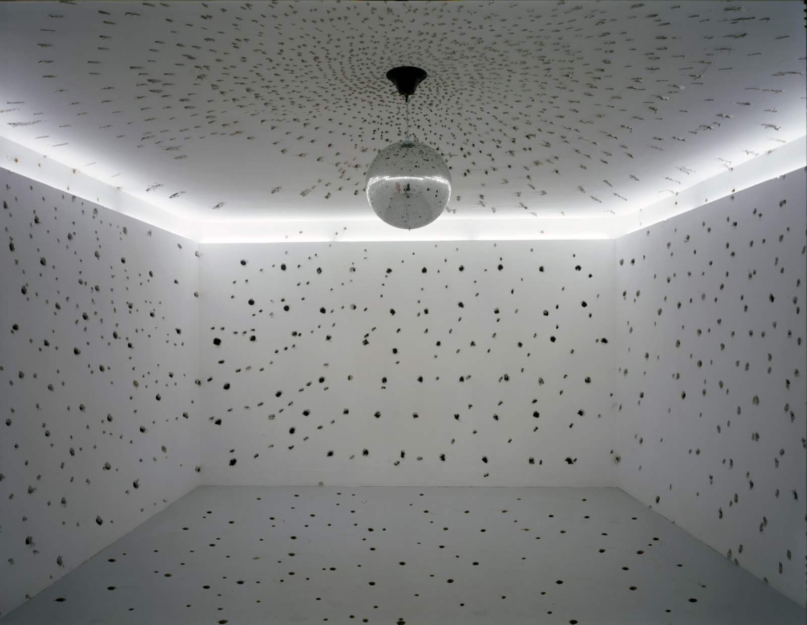 Installation view, Jorge Macchi: Still Song, Galerie Peter Kilchmann, Zurich, Switzerland, 2005