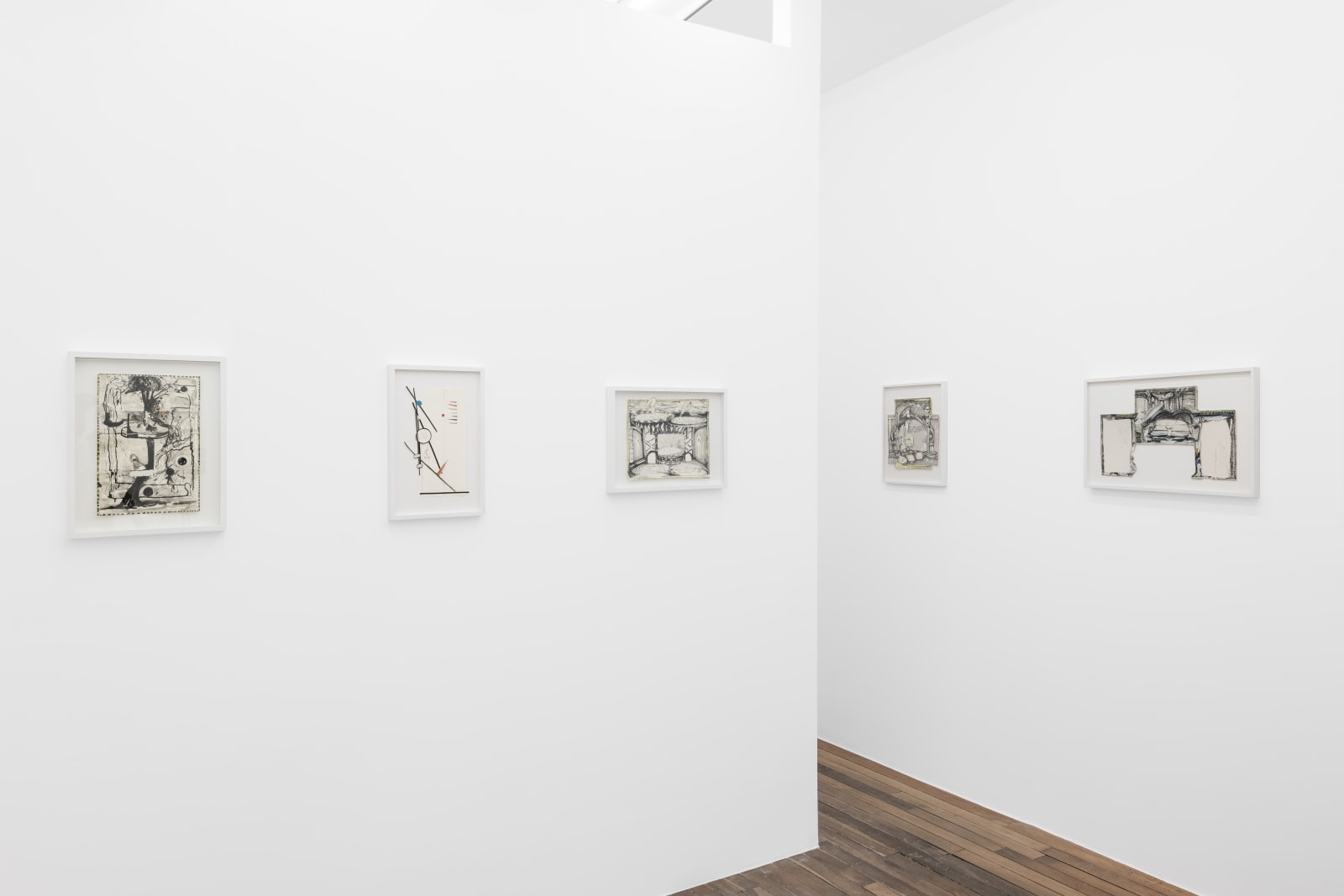 Installation views: Valérie Favre, Un billet pour quatre pièces, Galerie Peter Kilchmann, Paris, 2025. Photos: Hafid Lhachmi