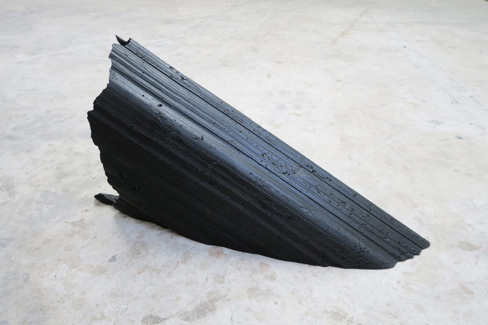 Moment Concrete 46 x 89 x 22 cm. 2022