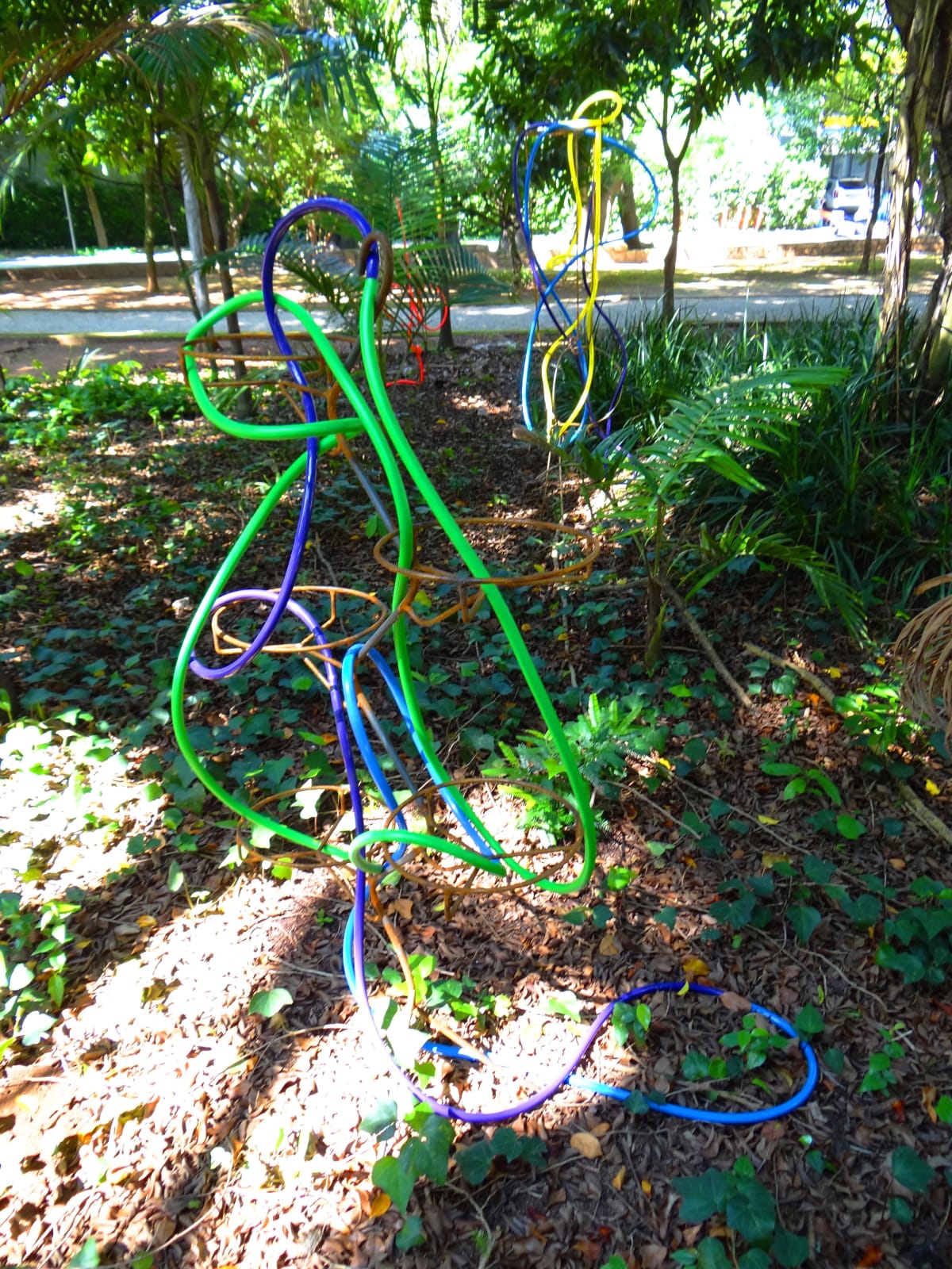 Laura Belém em Projeto “Circular – Arte na Praça Adolpho Bloch”, São Paulo. Foto: Anderson Jacob