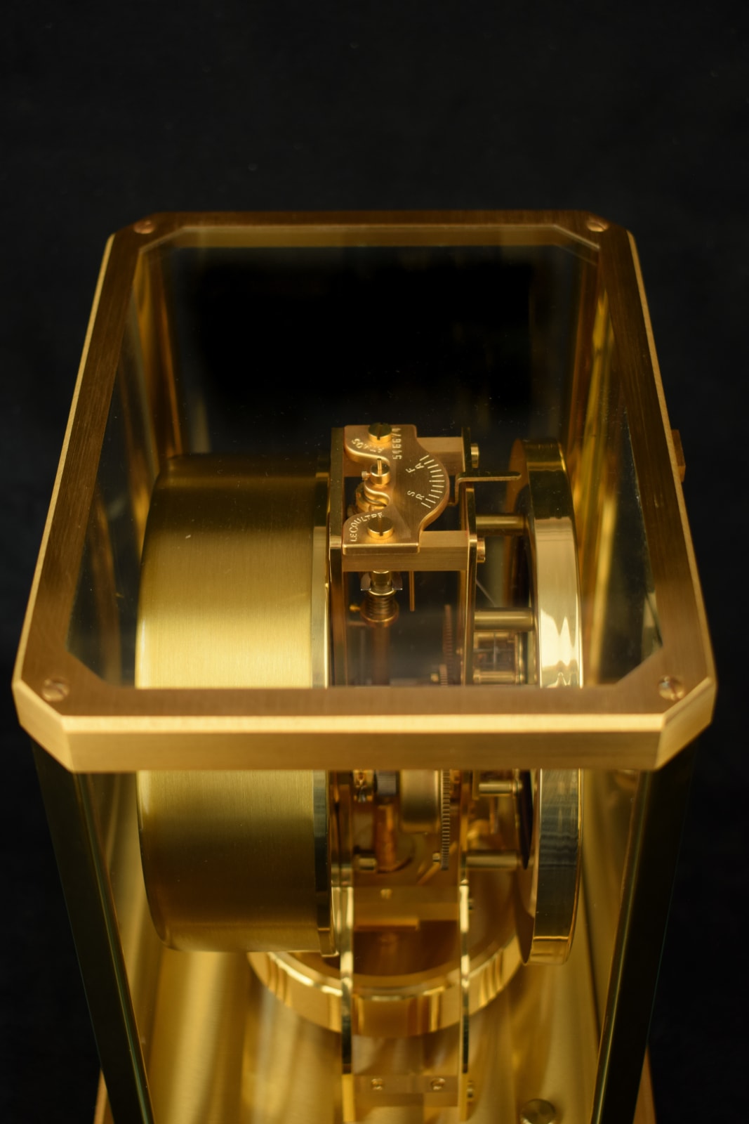 Jaeger LeCoultre, Jaeger LeCoultre Atmos Gold with custard dial , 1981