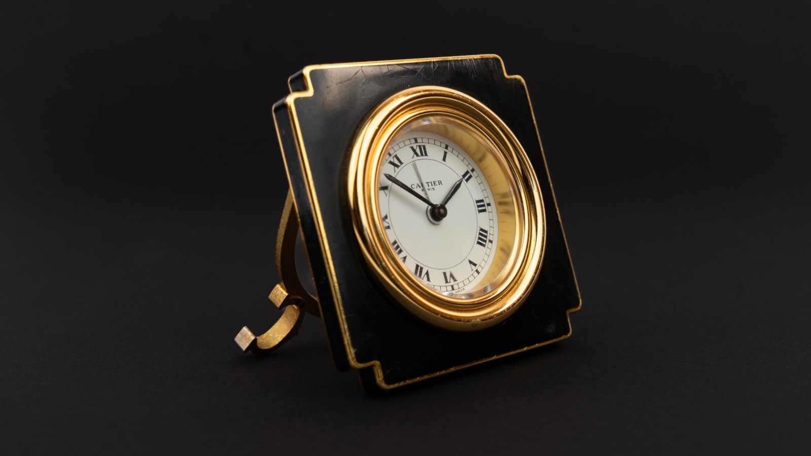 Cartier, Cartier travel desk alarm clock