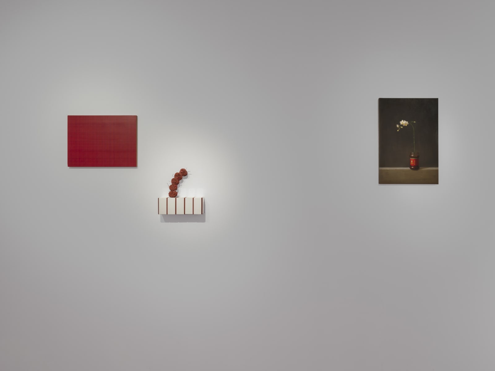 “NOV. 10, 2001”展览现场，2025年，totalab + ZiWU 誌屋，上海