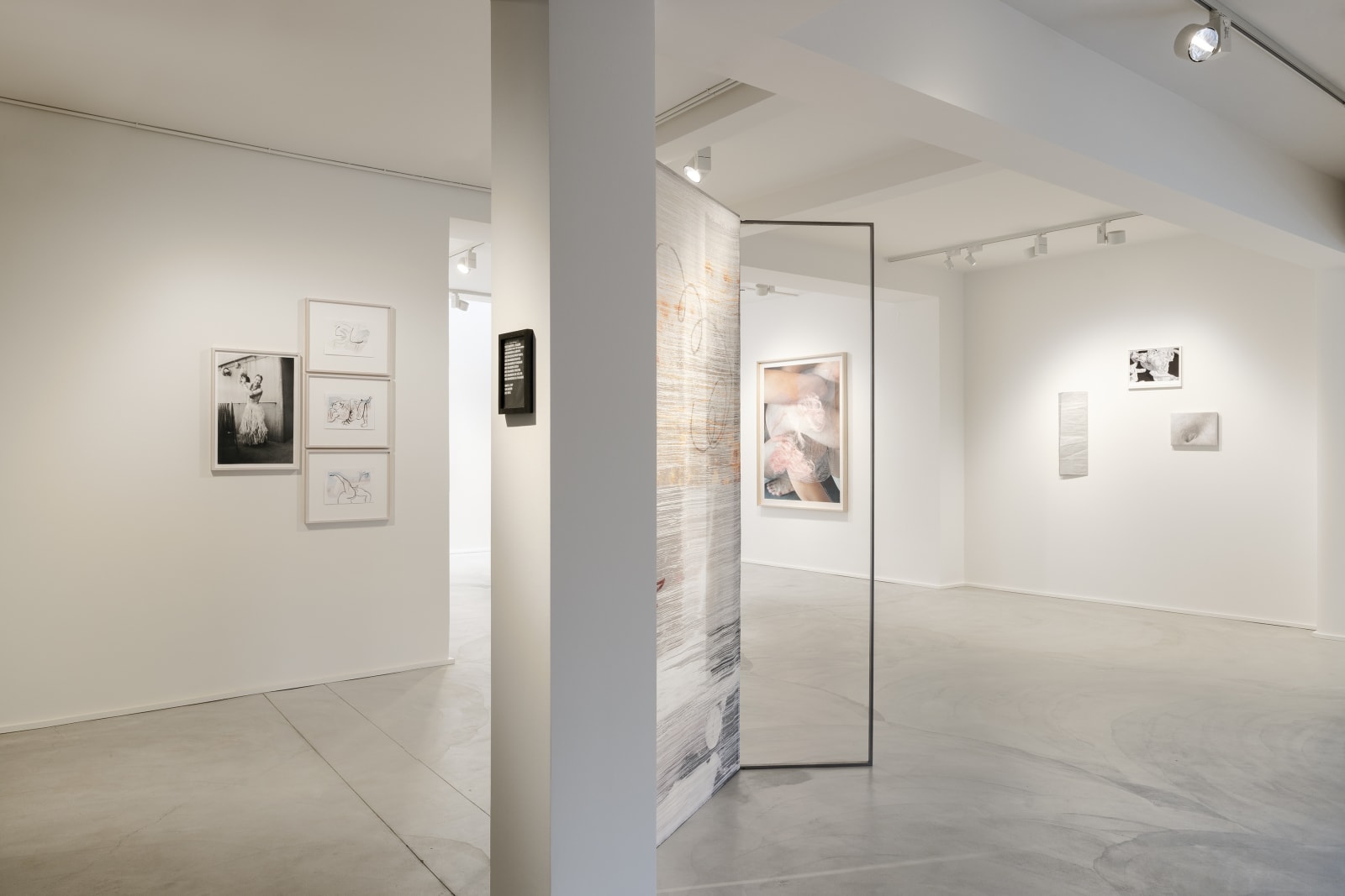张云垚“共鸣的房间”展览现场, 2023, 图片致谢张云垚和CloudSeven Installation view of ZHANG Yunyao “Rooms of Resonance,” 2023. Photo courtesy of ZHANG Yunyao and CloudSeven. Photo:...