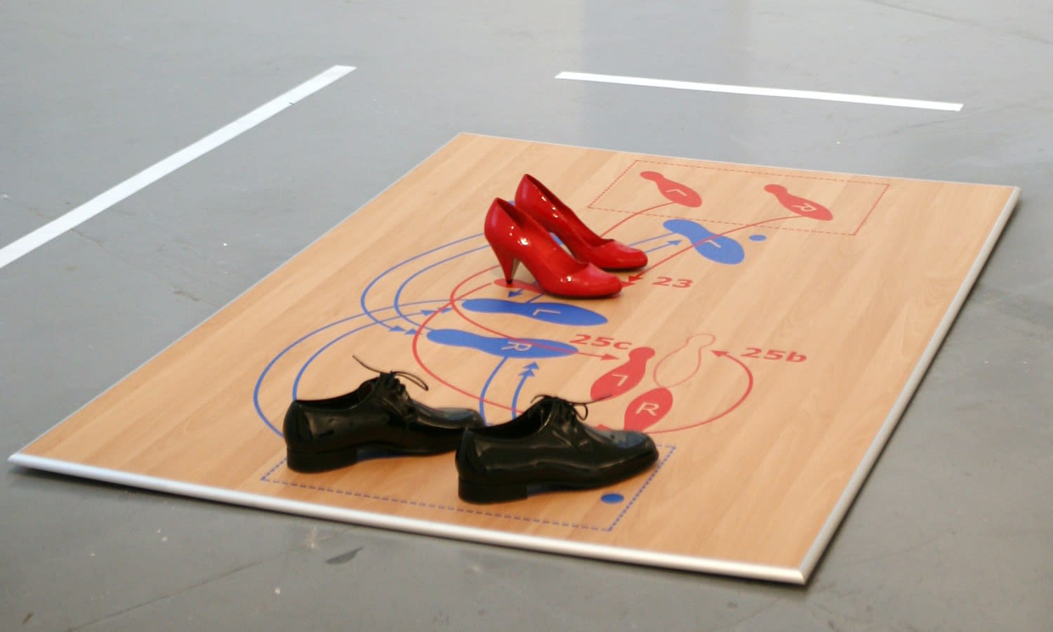 Hans-Peter Feldmann, Dance floor with shoes