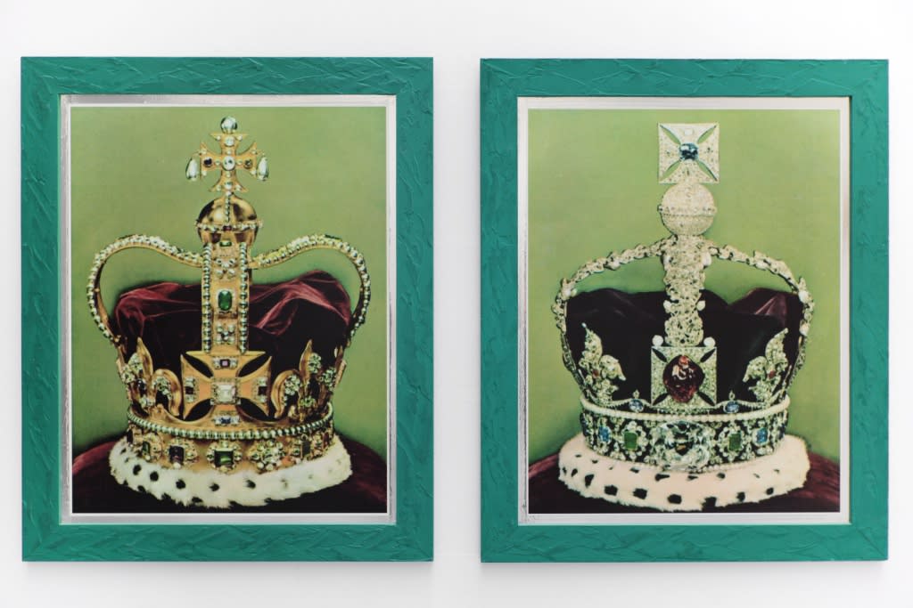 Hans-Peter Feldmann, Crown #1 + 2