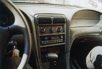 Hans-Peter Feldmann, Car radios taken while good music was playing