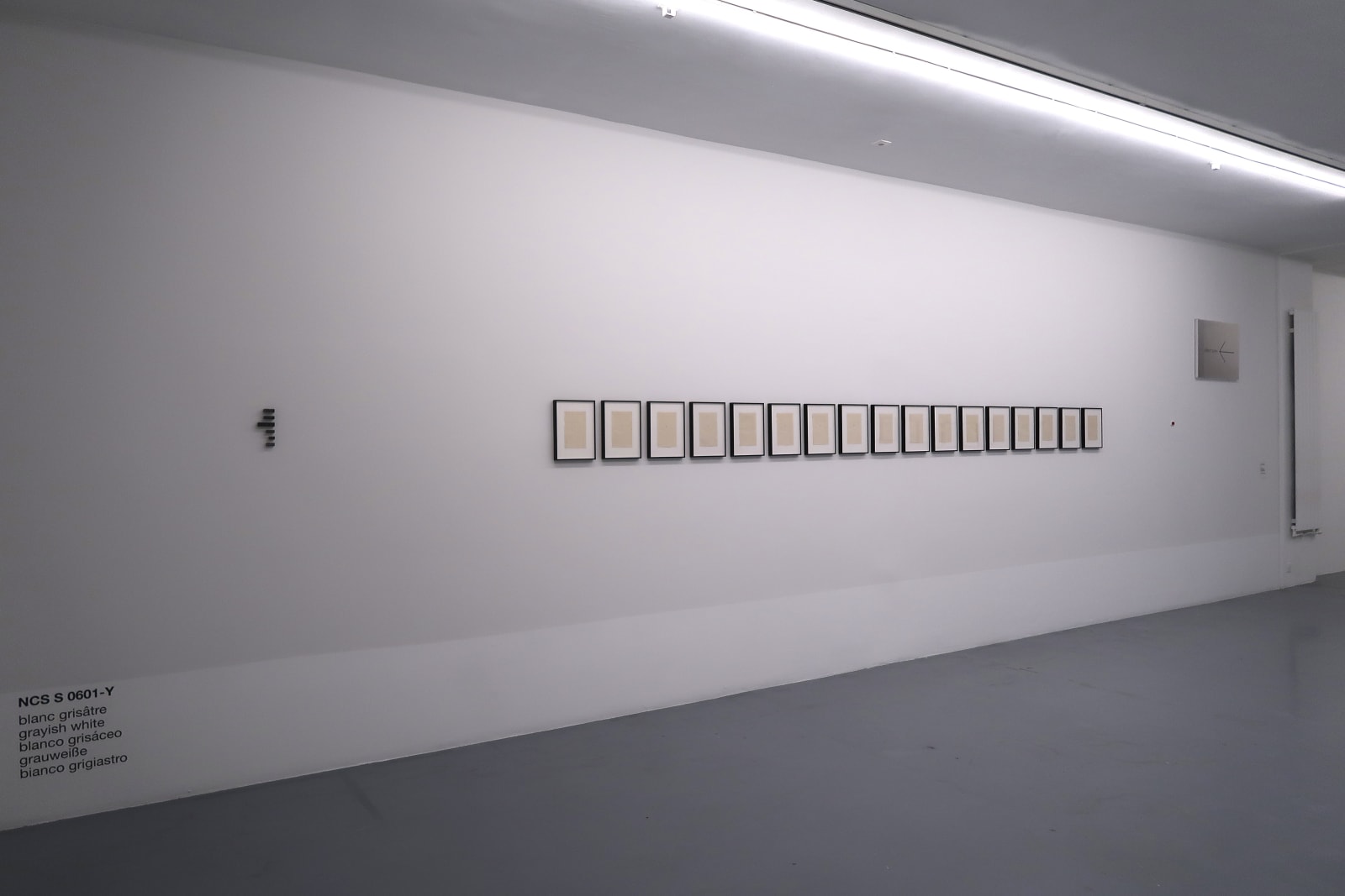 Ignasi Aballí, Simultaneous Structures IV, 2023