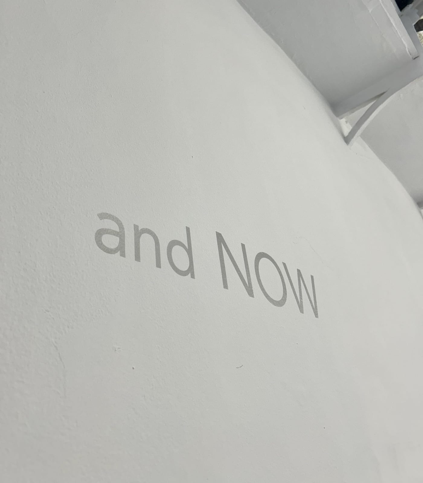 Robert Barry, HERE and NOW, 1969