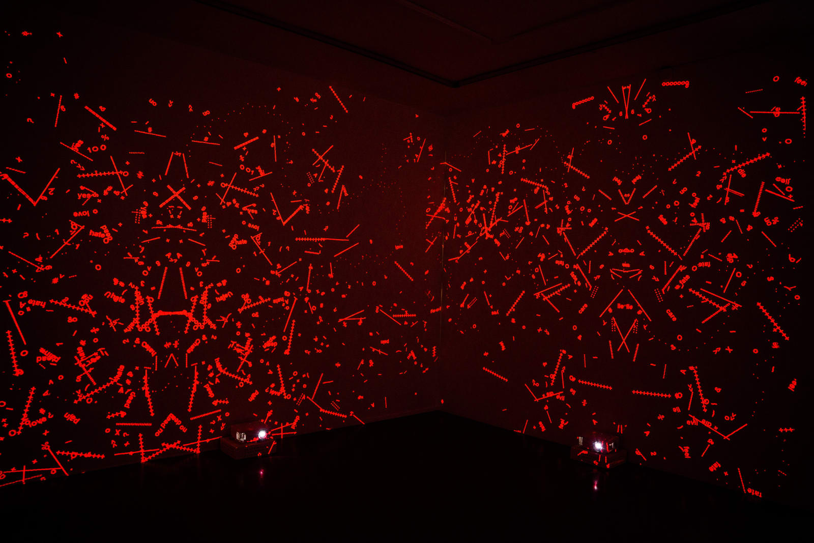 Charles Sandison, Symmetry breaking, 2022