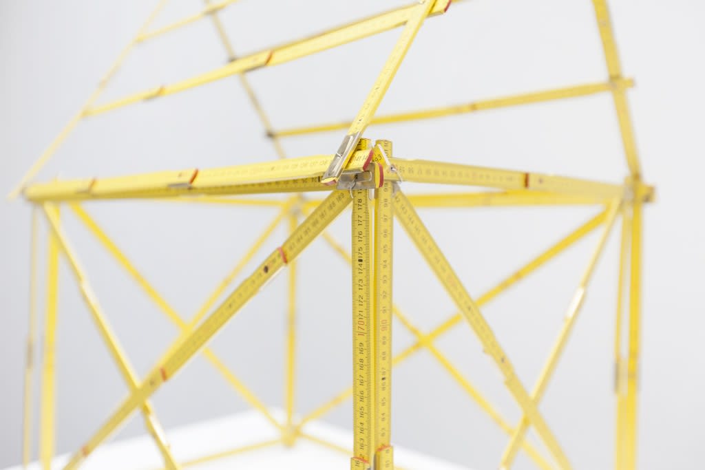 Hans-Peter Feldmann, House of measure sticks