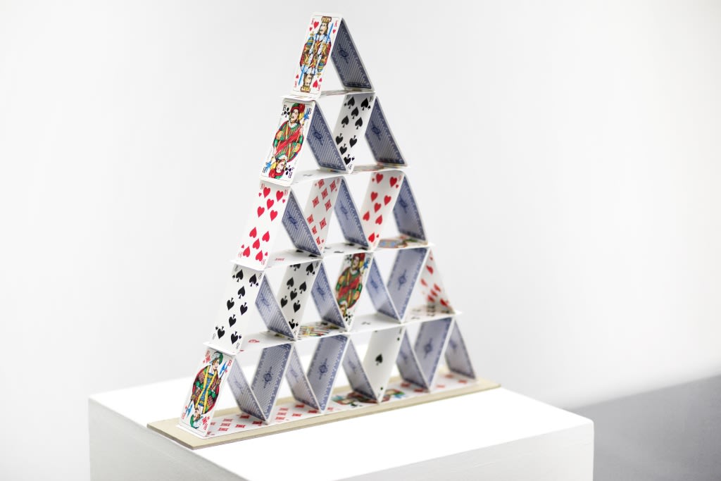 Hans-Peter Feldmann, House of playing cards