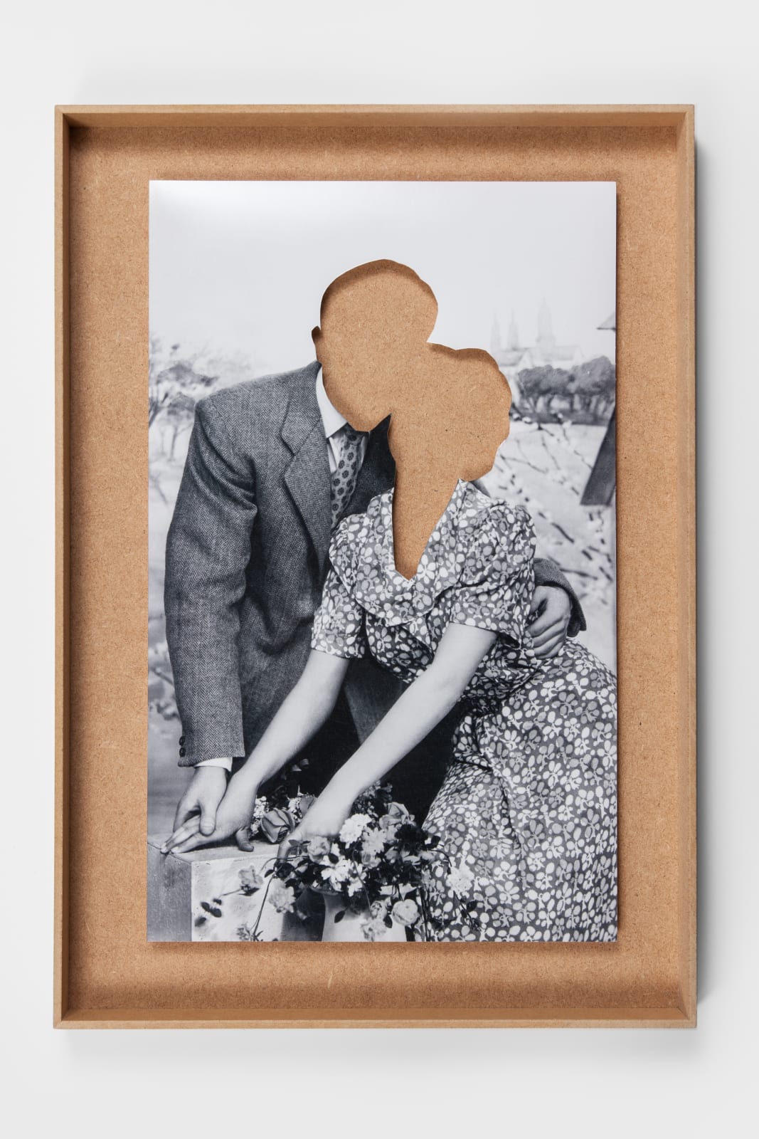 Hans-Peter Feldmann, Love couple clipped (4 hands)